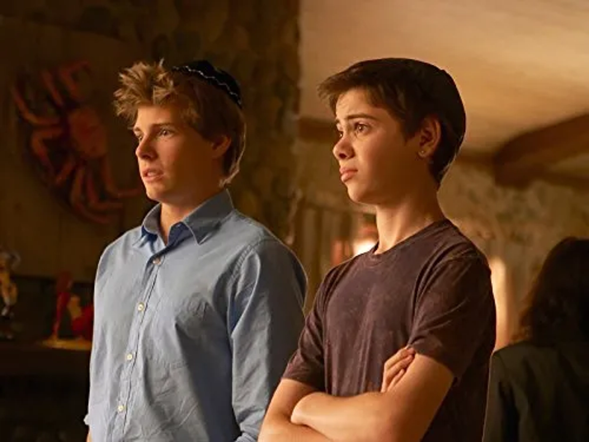 Alexander Gould and Hunter Parrish in Weeds (2005)