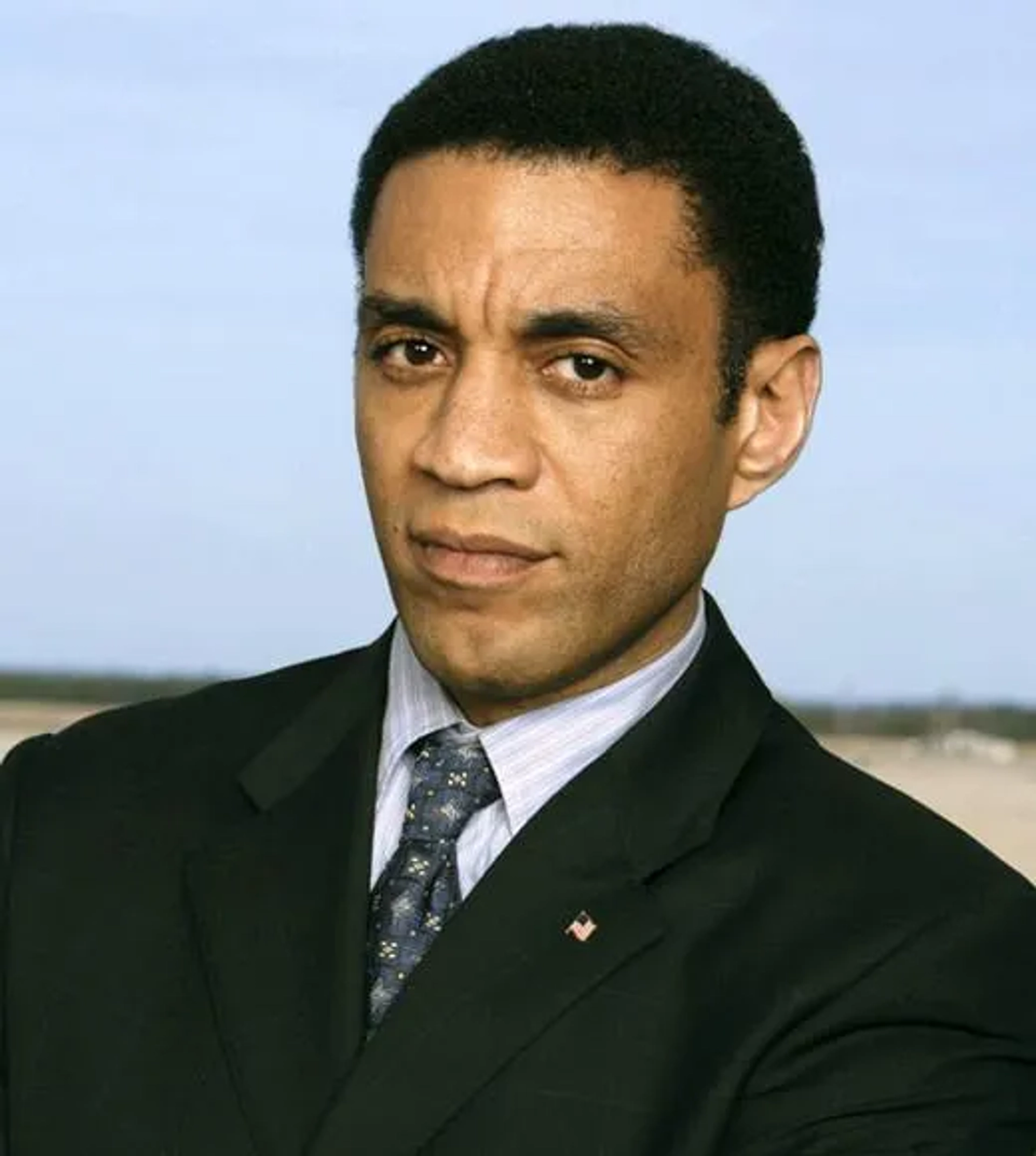 Harry Lennix in Commander in Chief (2005)