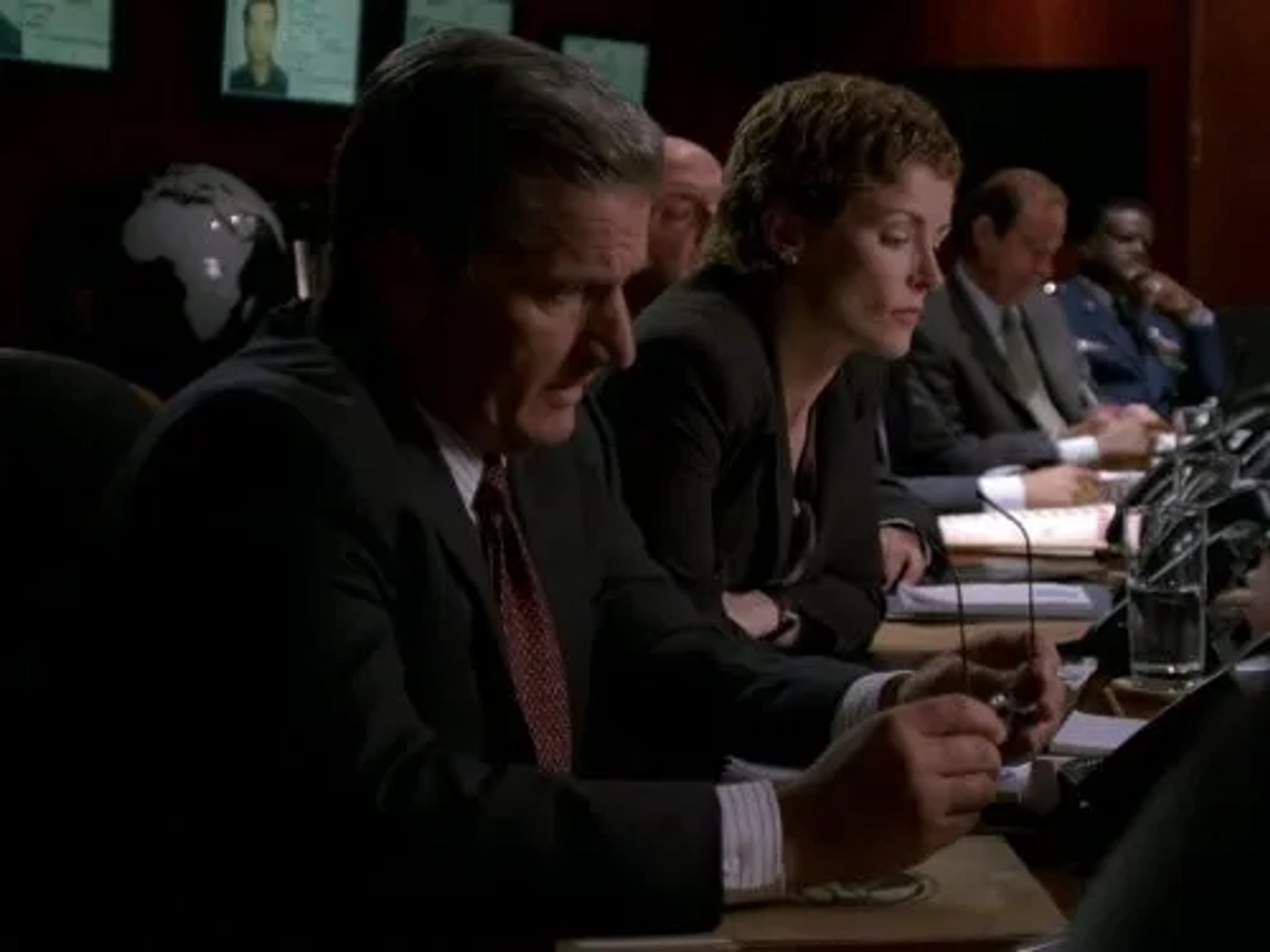 Leslie Hope in Commander in Chief (2005)