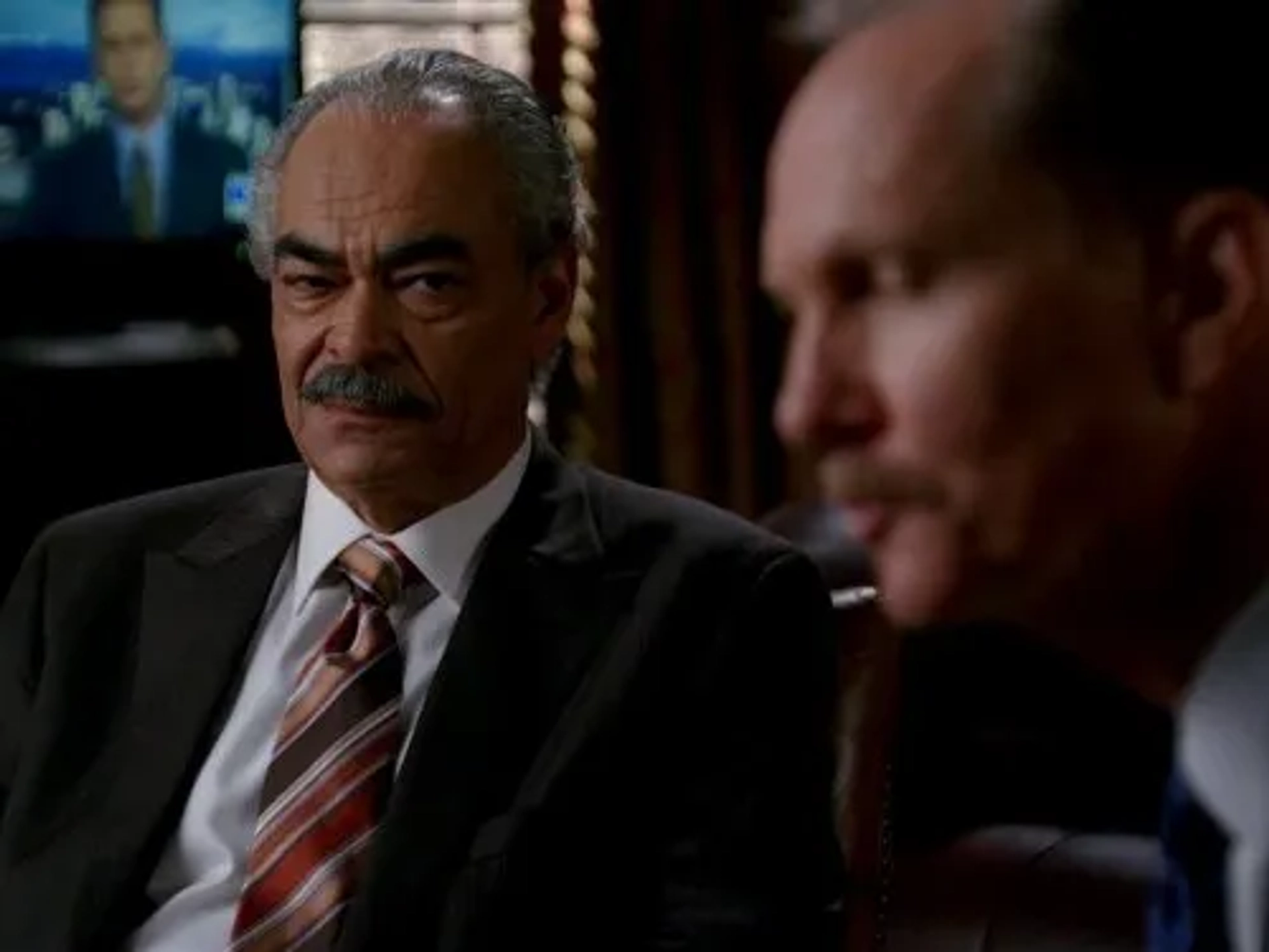 Ismael 'East' Carlo and Michael O'Neill in Commander in Chief (2005)