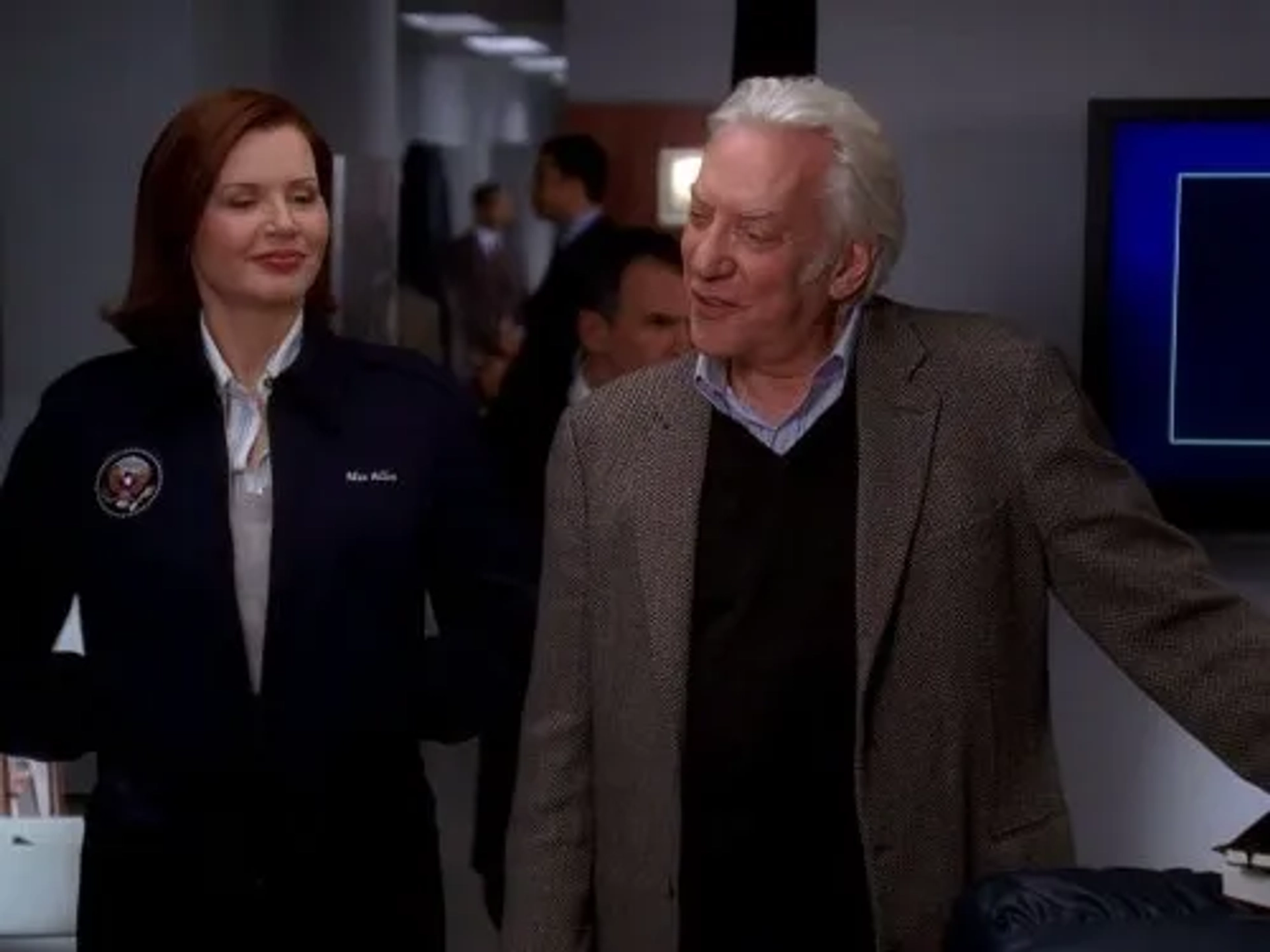 Geena Davis and Donald Sutherland in Commander in Chief (2005)
