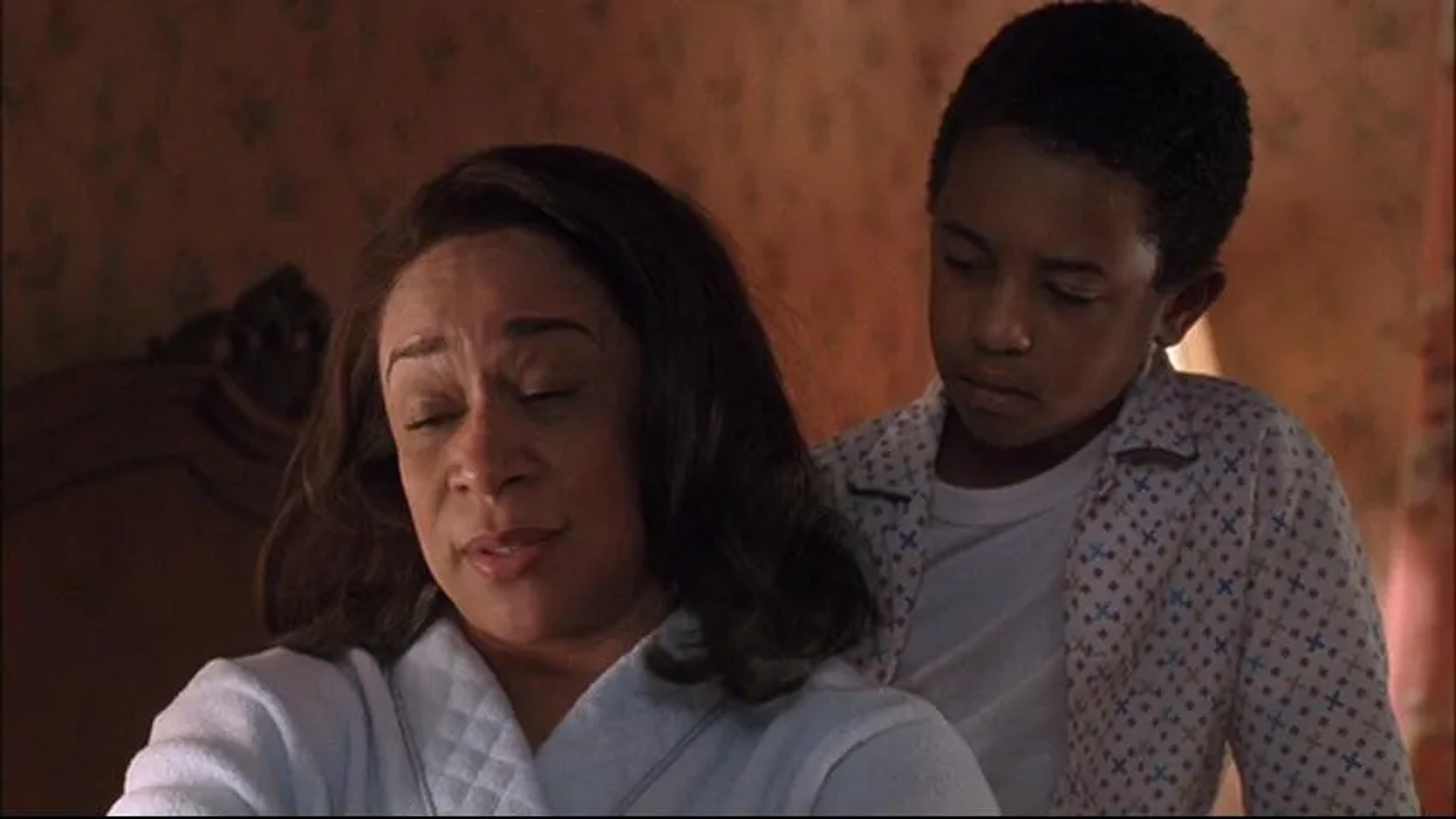 S. Epatha Merkerson and Marcus Carl Franklin in Lackawanna Blues (2005)