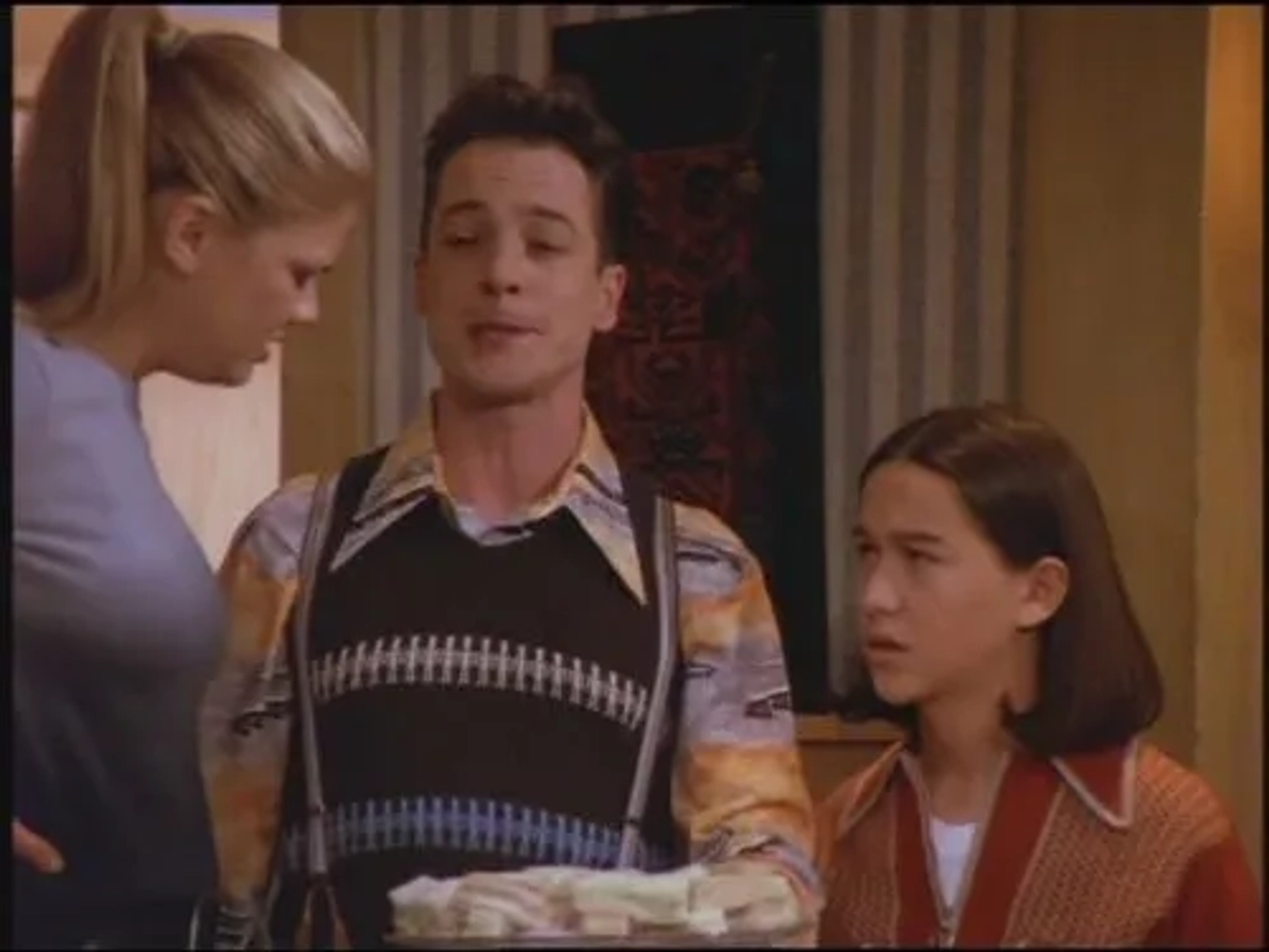 Kristen Johnston, Joseph Gordon-Levitt, and French Stewart in 3rd Rock from the Sun (1996)