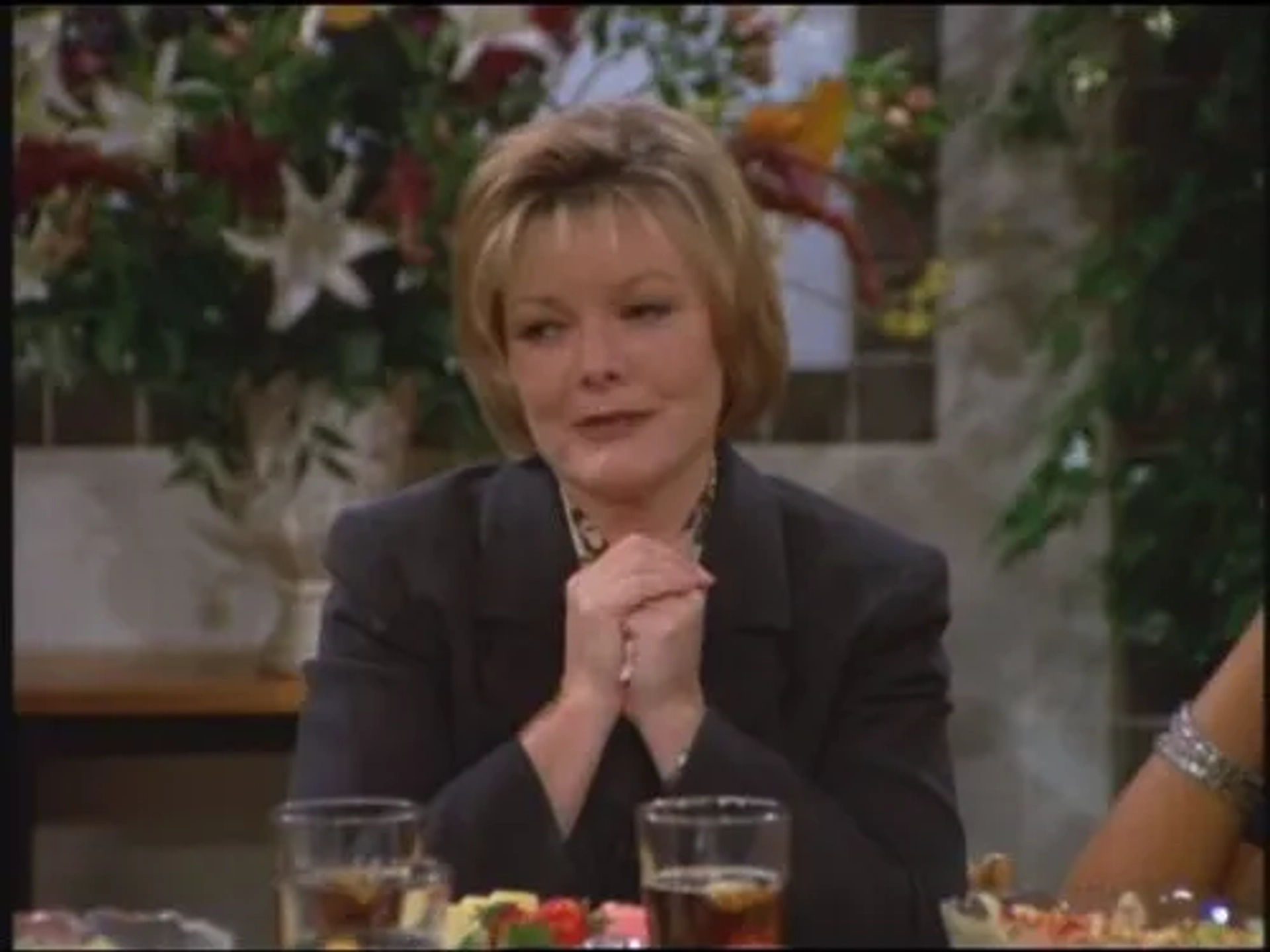 Jane Curtin in 3rd Rock from the Sun (1996)