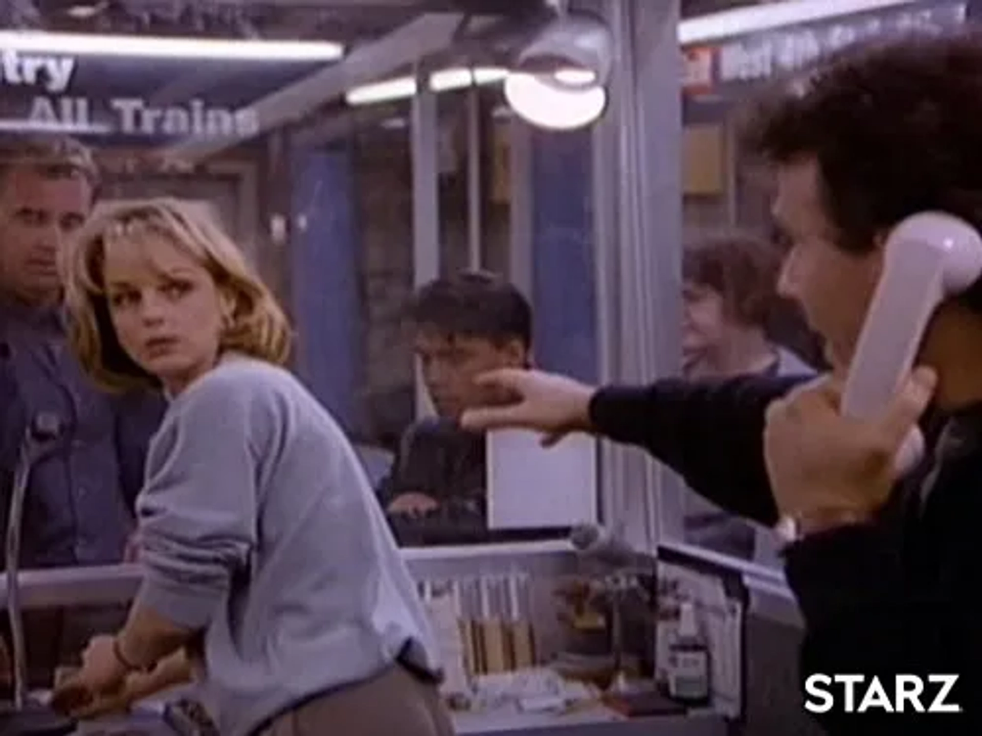 Helen Hunt and Paul Reiser in Mad About You (1992)