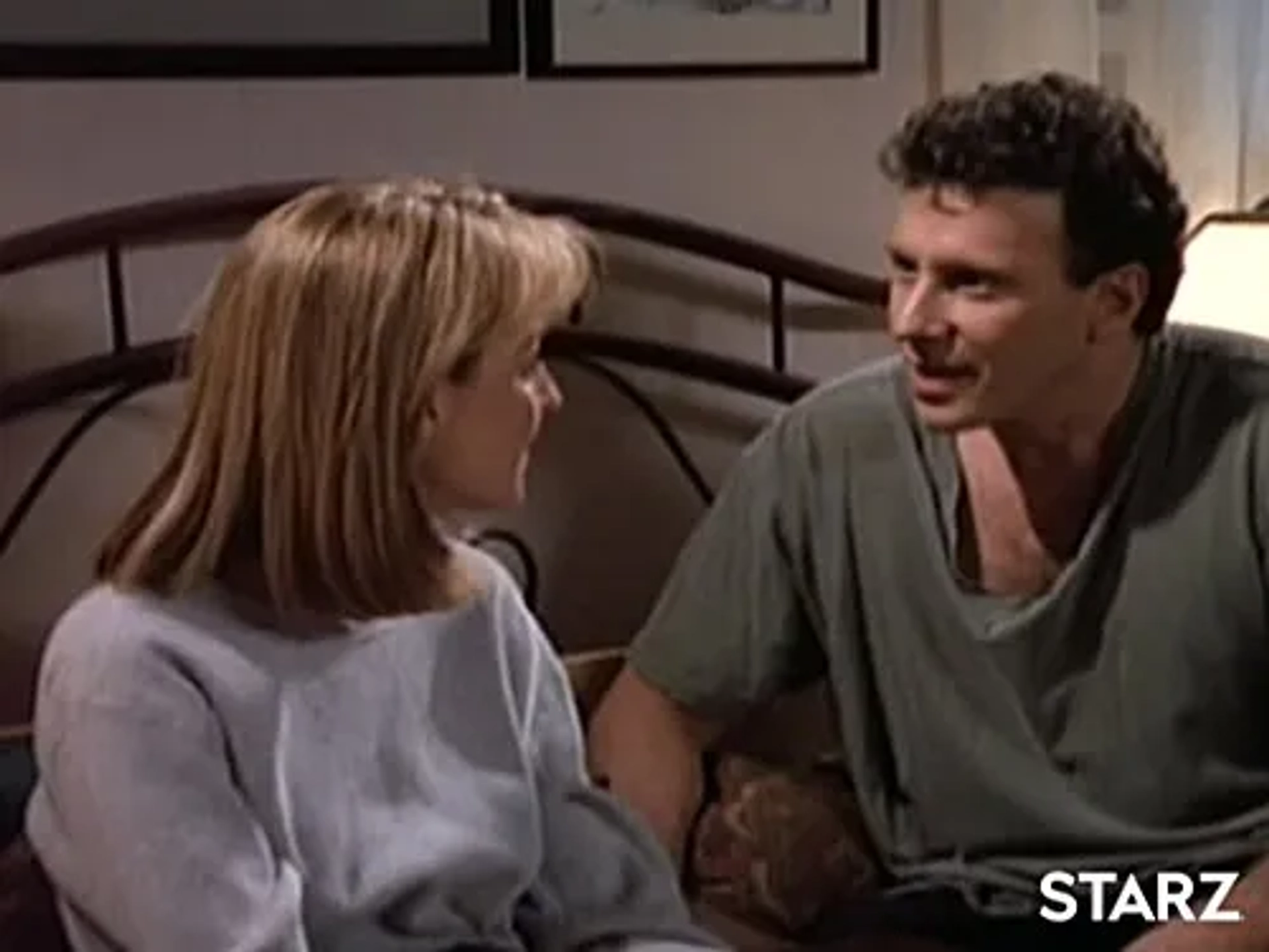 Helen Hunt and Paul Reiser in Mad About You (1992)