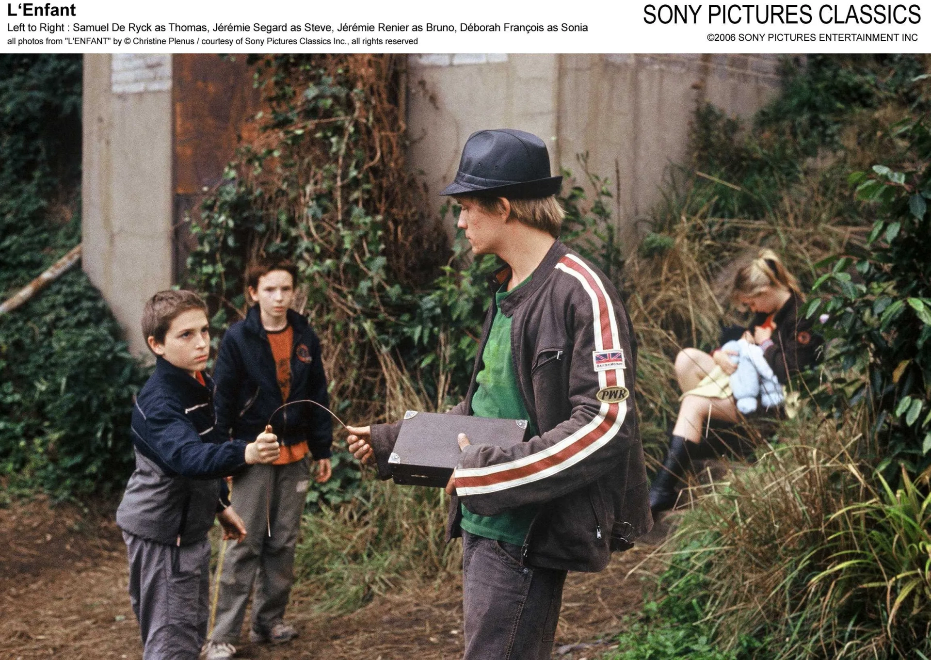 Jérémie Renier, Déborah François, Jérémie Segard, and Samuel De Ryck in The Child (2005)