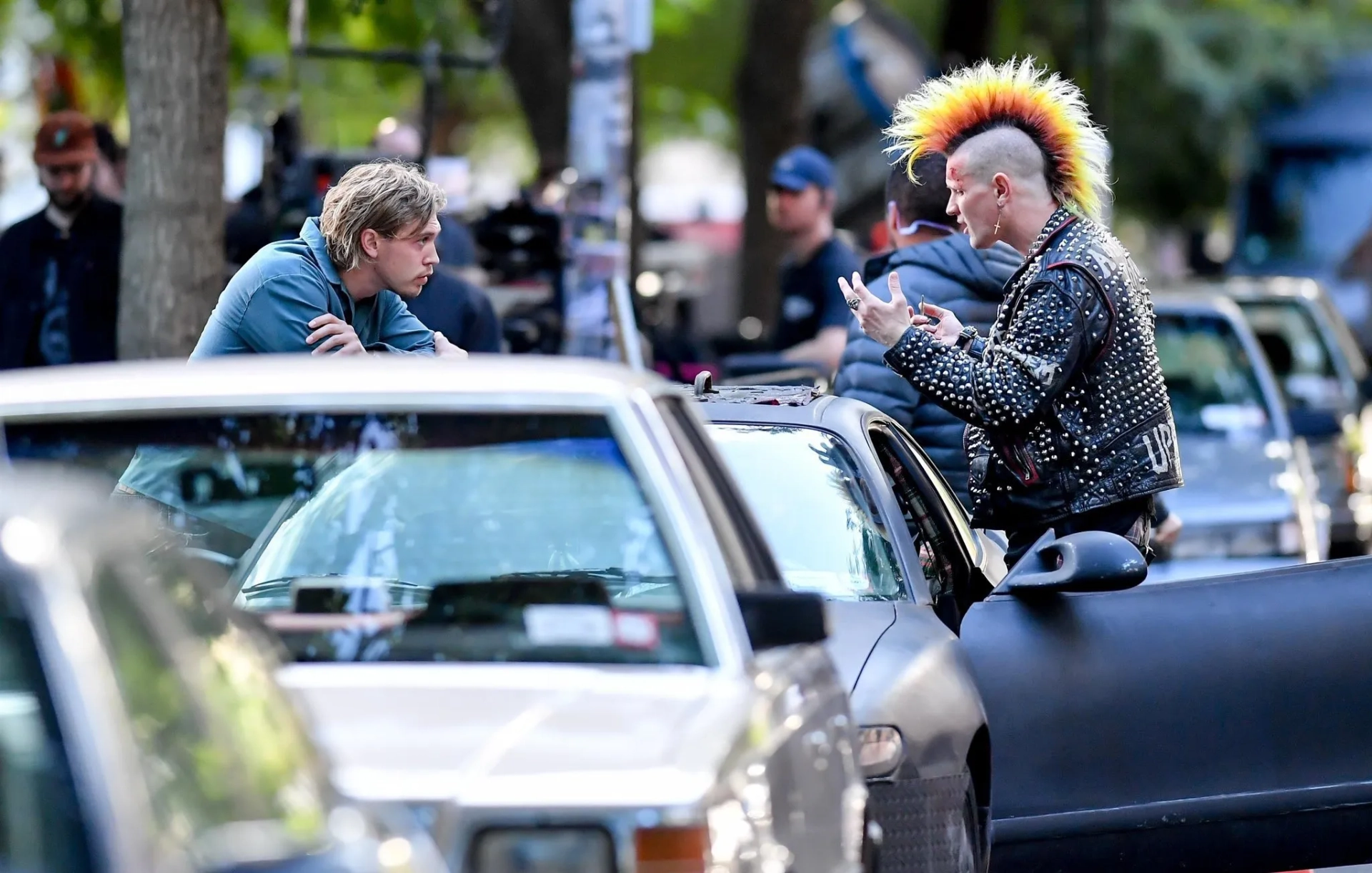 Matt Smith and Austin Butler in Caught Stealing (2025)