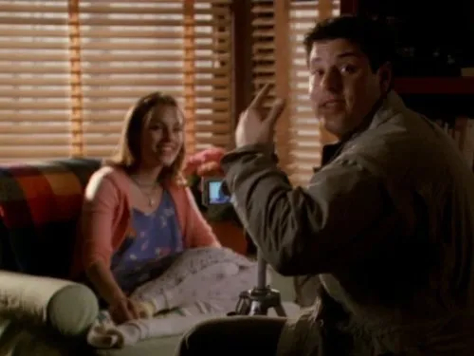 Amy Jo Johnson and Greg Grunberg in Felicity (1998)