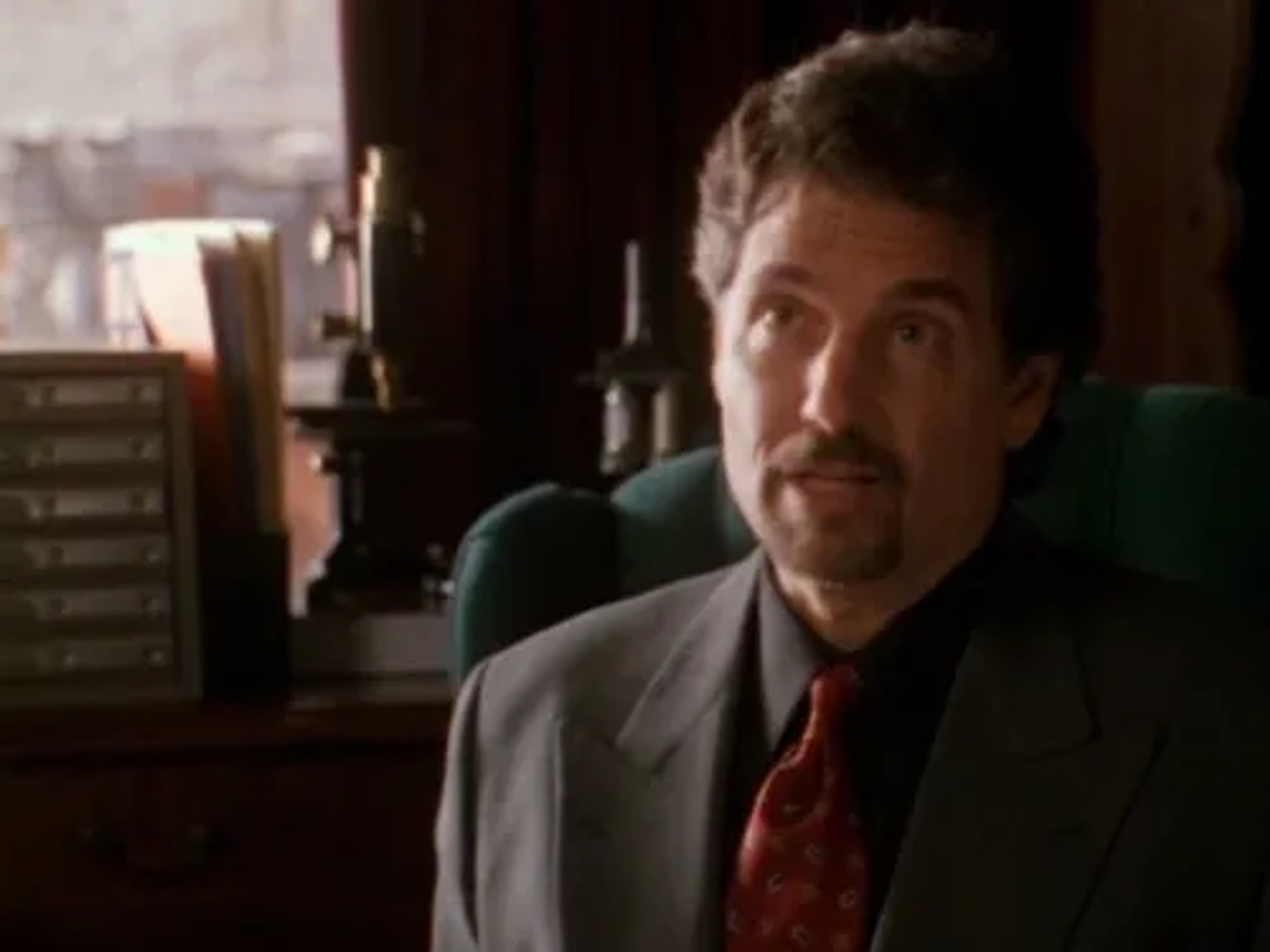 Chris Sarandon in Felicity (1998)