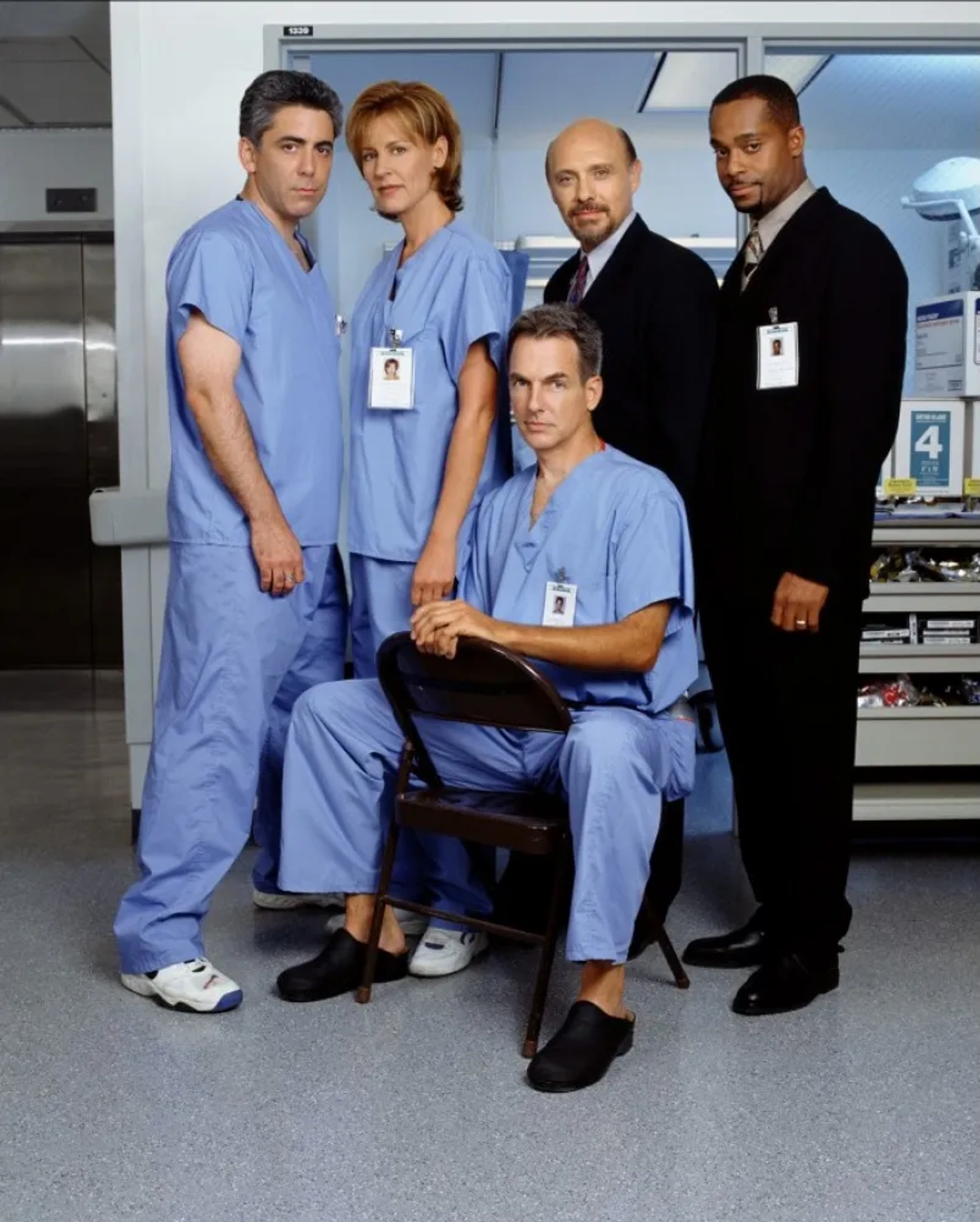 Hector Elizondo, Mark Harmon, Christine Lahti, Adam Arkin, and Rocky Carroll in Chicago Hope (1994)