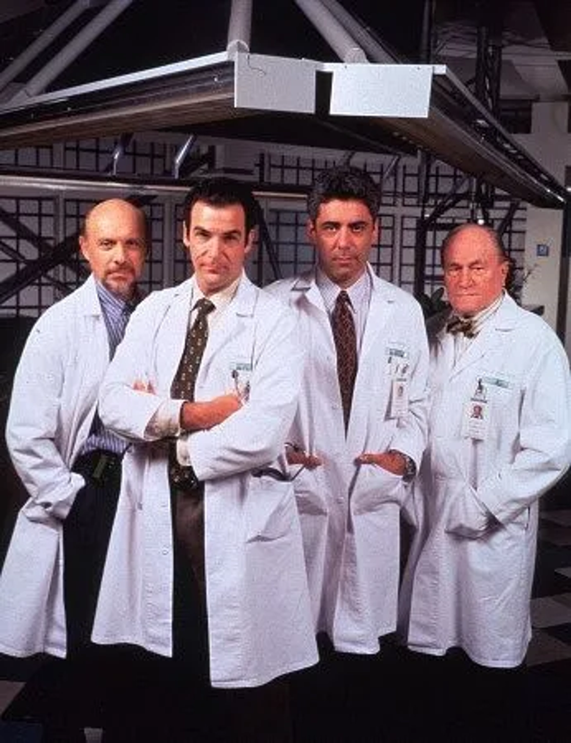 1617-4 "Chicago Hope" H. Elizondo, M. Patinkin, A. Arkin, and E.G. Marshall