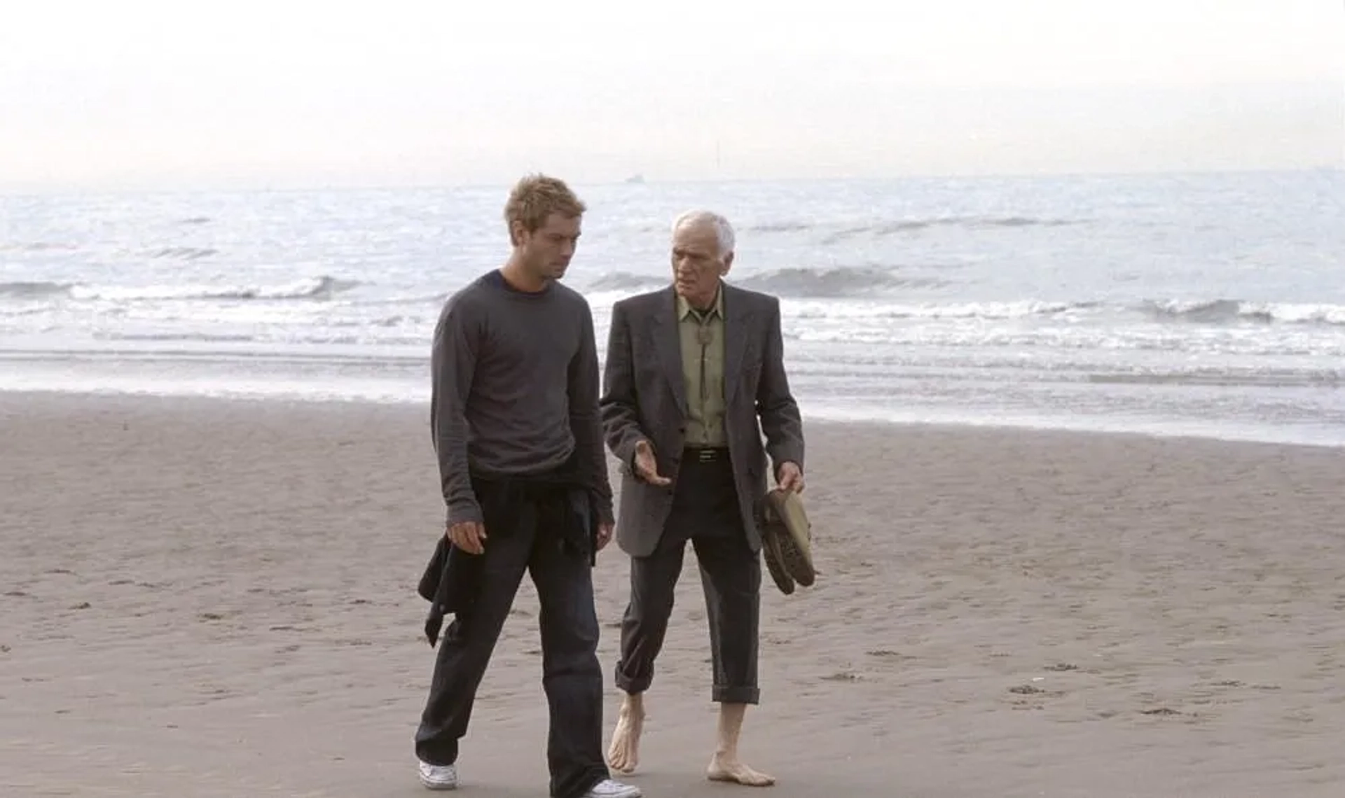 Jude Law and Dick Latessa in Alfie (2004)