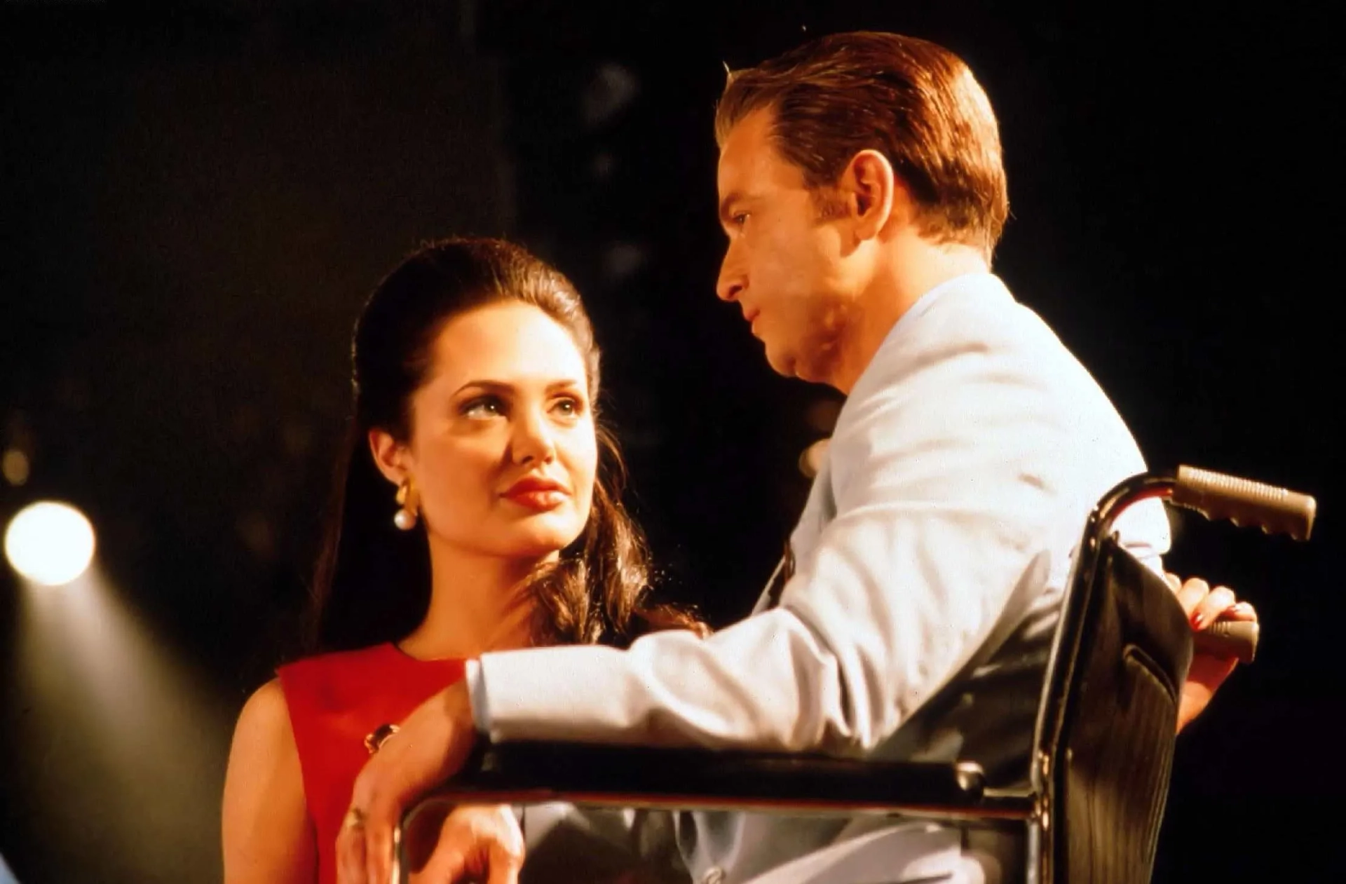 Gary Sinise and Angelina Jolie in George Wallace (1997)