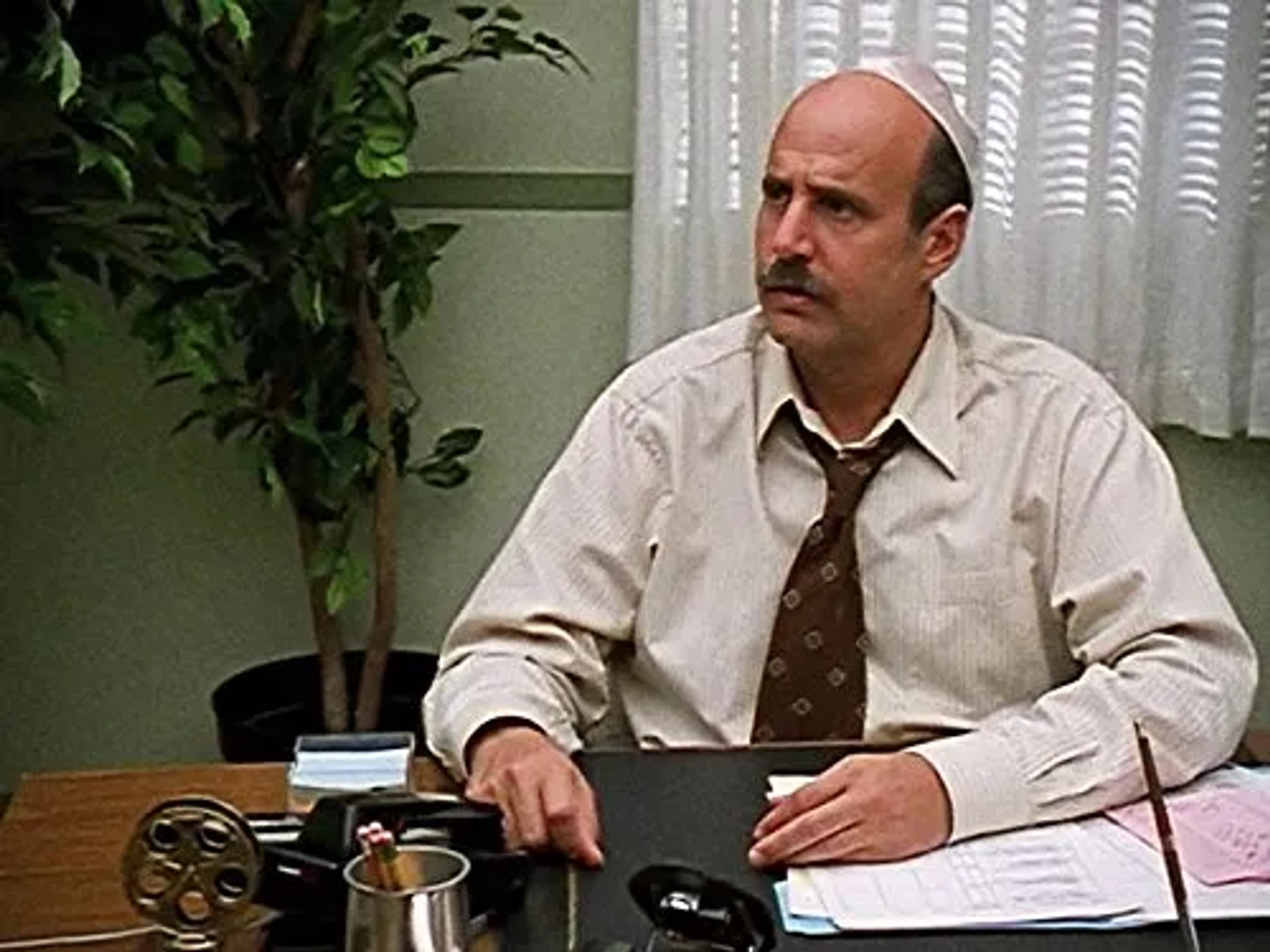 Jeffrey Tambor in The Larry Sanders Show (1992)