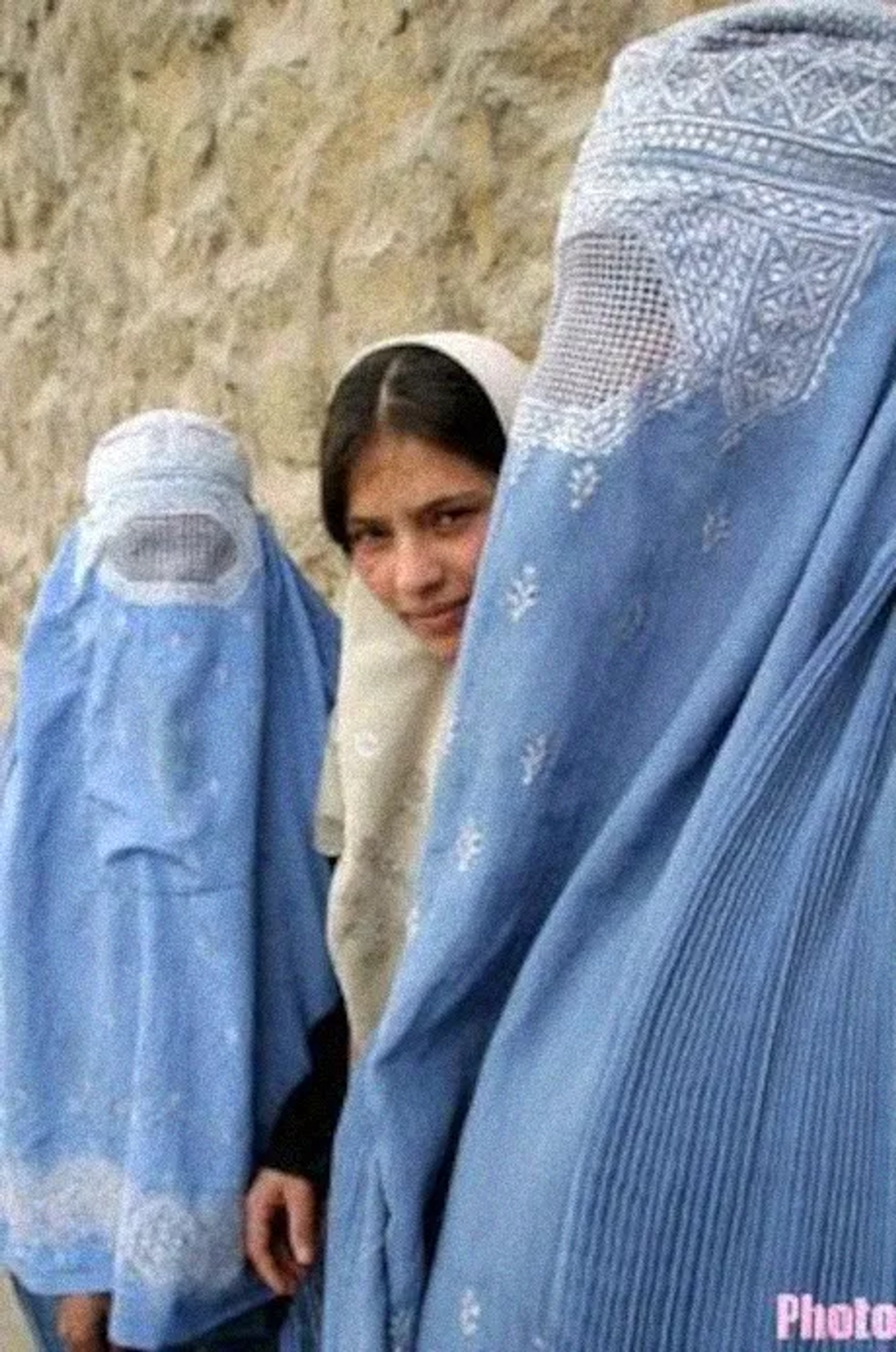 Marina Golbahari in Osama (2003)