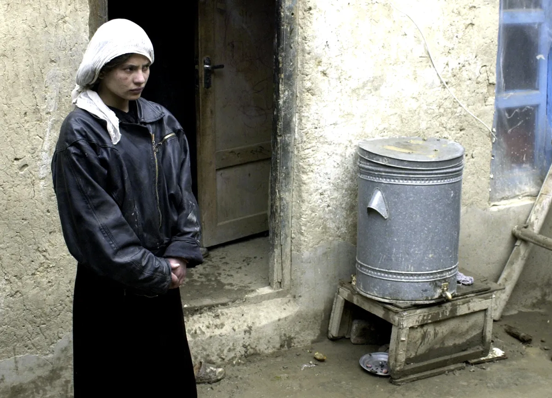 Marina Golbahari in Osama (2003)