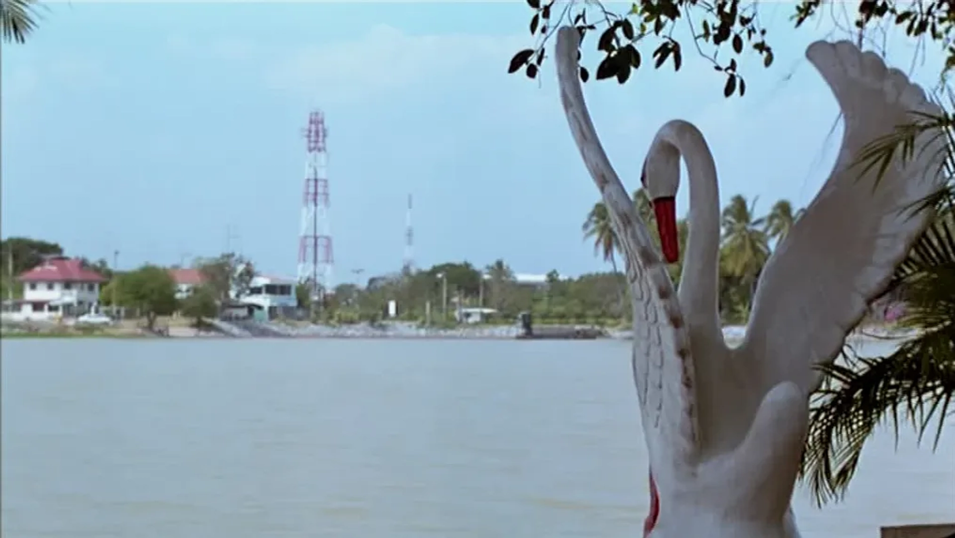Tropical Malady (2004)
