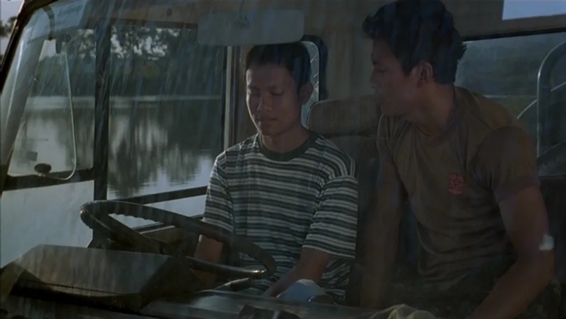 Sakda Kaewbuadee and Banlop Lomnoi in Tropical Malady (2004)