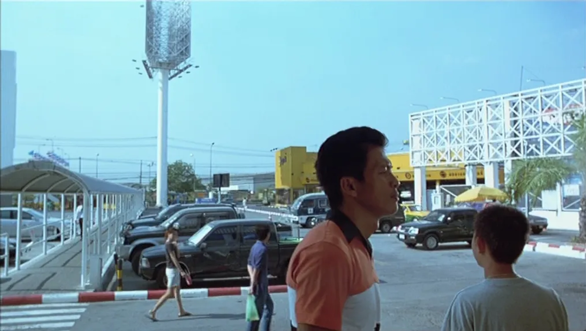 Banlop Lomnoi in Tropical Malady (2004)
