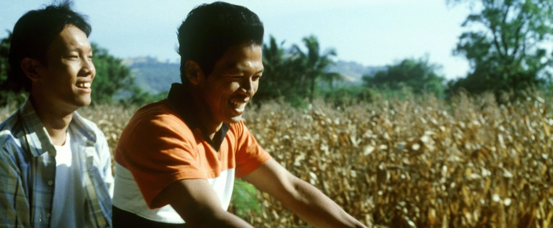 Sakda Kaewbuadee and Banlop Lomnoi in Tropical Malady (2004)