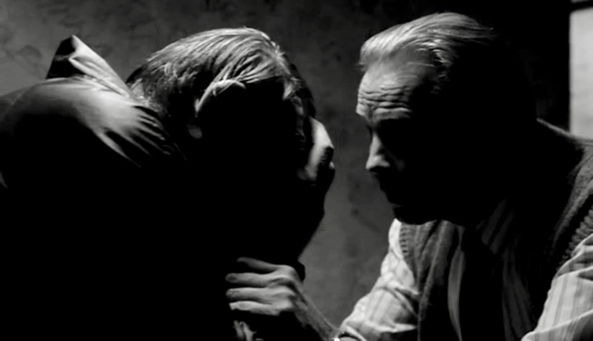 Jon Voight and Brendan Gleeson in The General (1998)