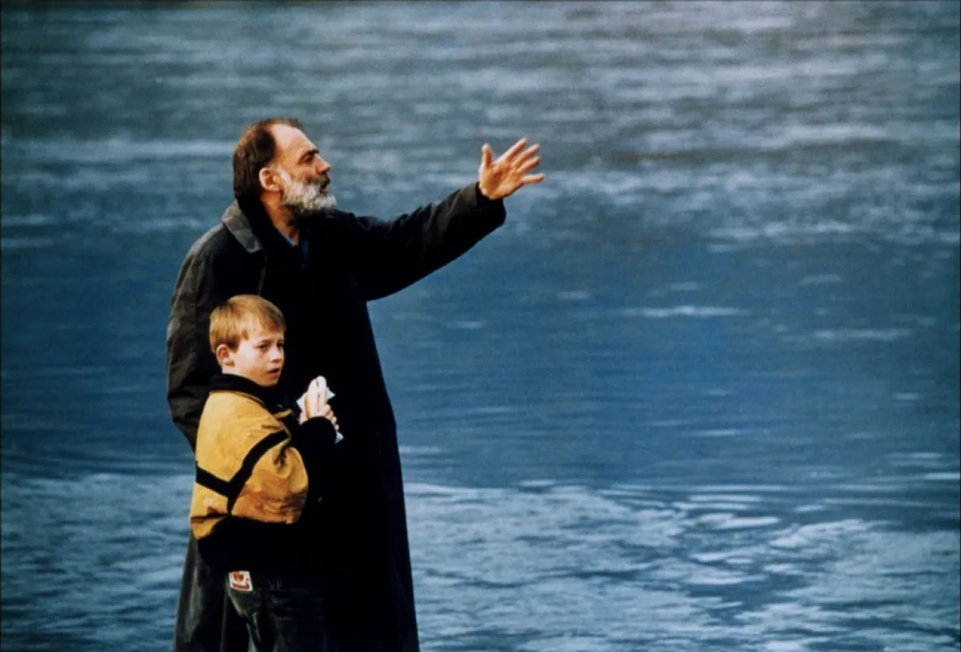 Bruno Ganz and Ahilleas Skevis in Eternity and a Day (1998)