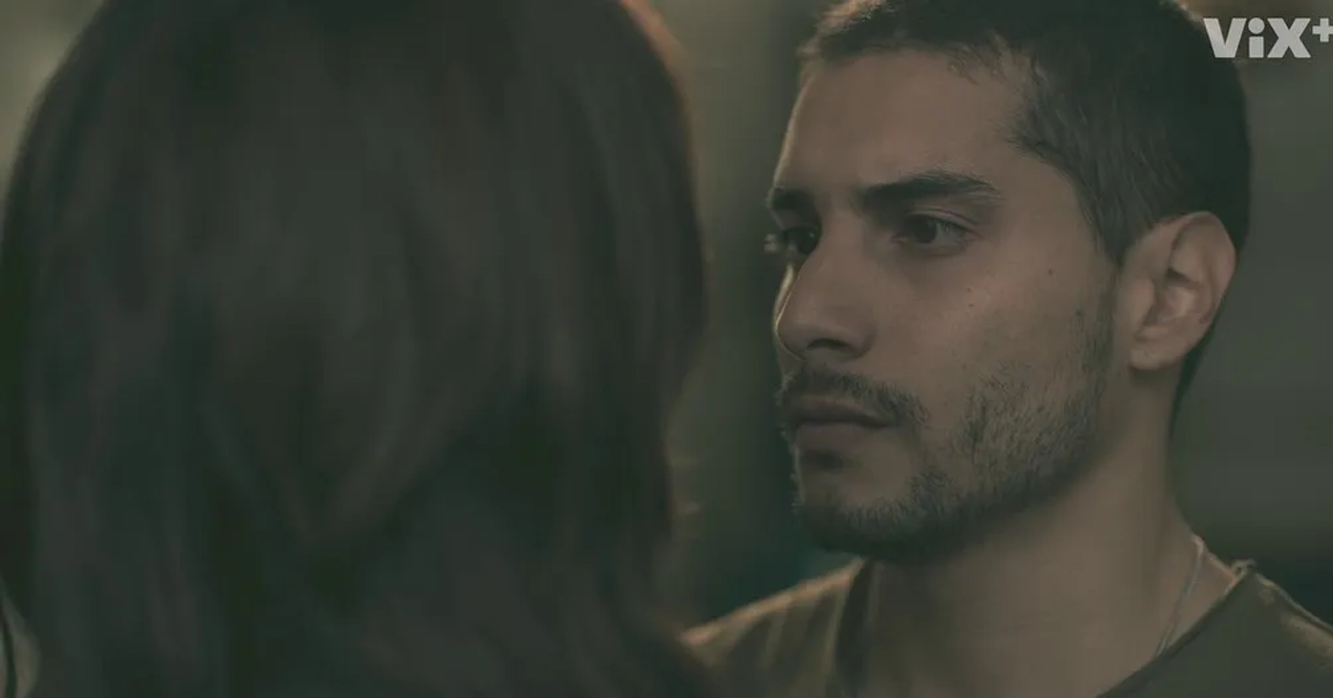 Álex Perea and Claudia Martín in Mujeres asesinas (2022)
