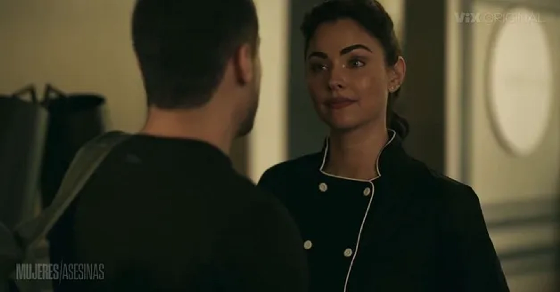 Álex Perea and Claudia Martín in Mujeres asesinas (2022)