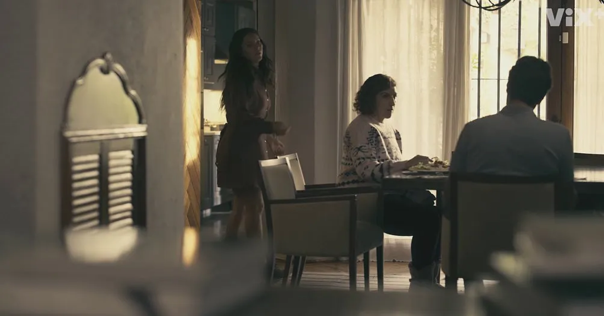 Arturo Barba, Karina Gidi, and Sara Maldonado in Mujeres asesinas (2022)