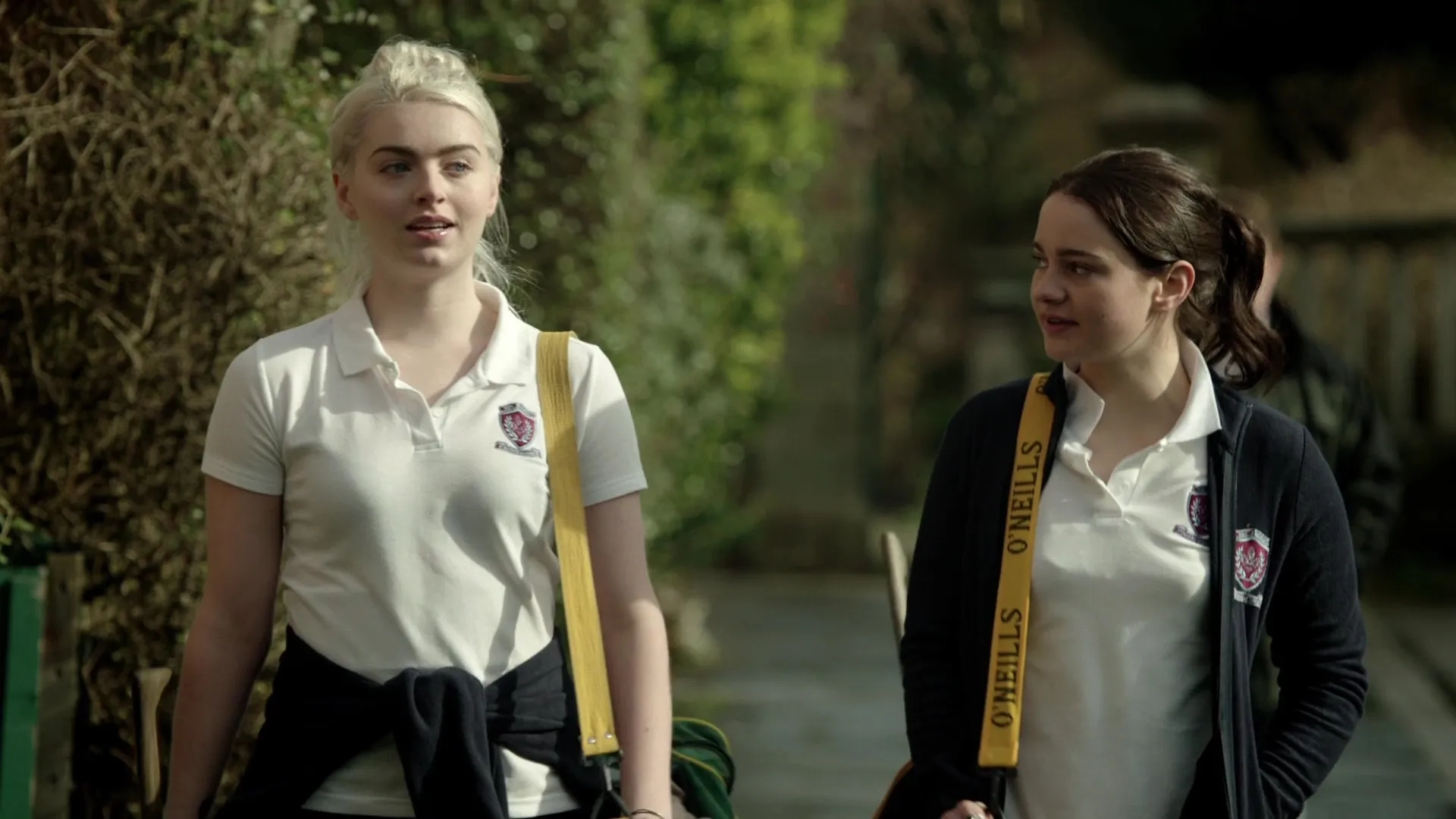 Tara Lee and Aisling Franciosi in The Fall (2013)