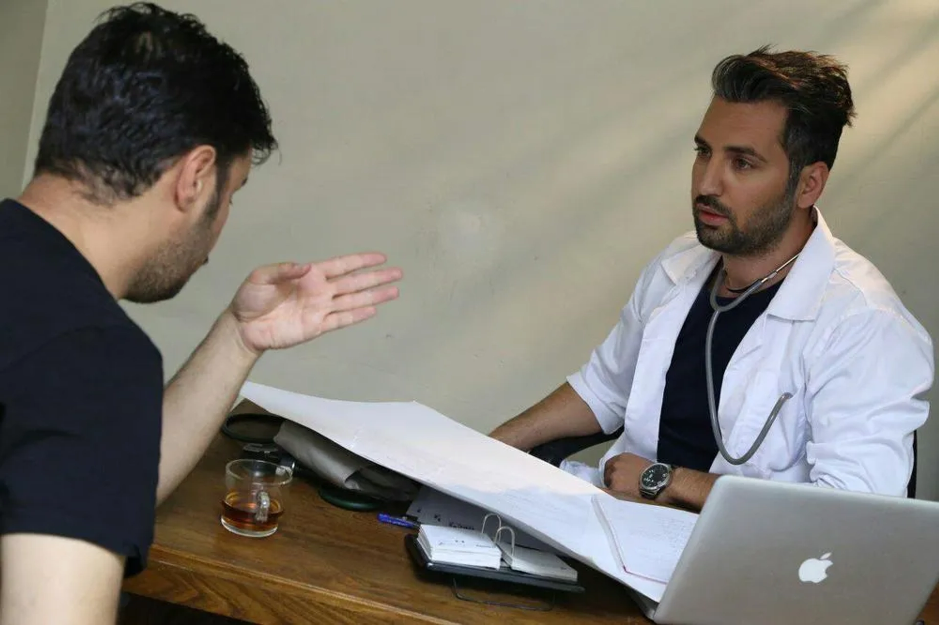 Mehdi Khosravi in Reversed Seven (2017)