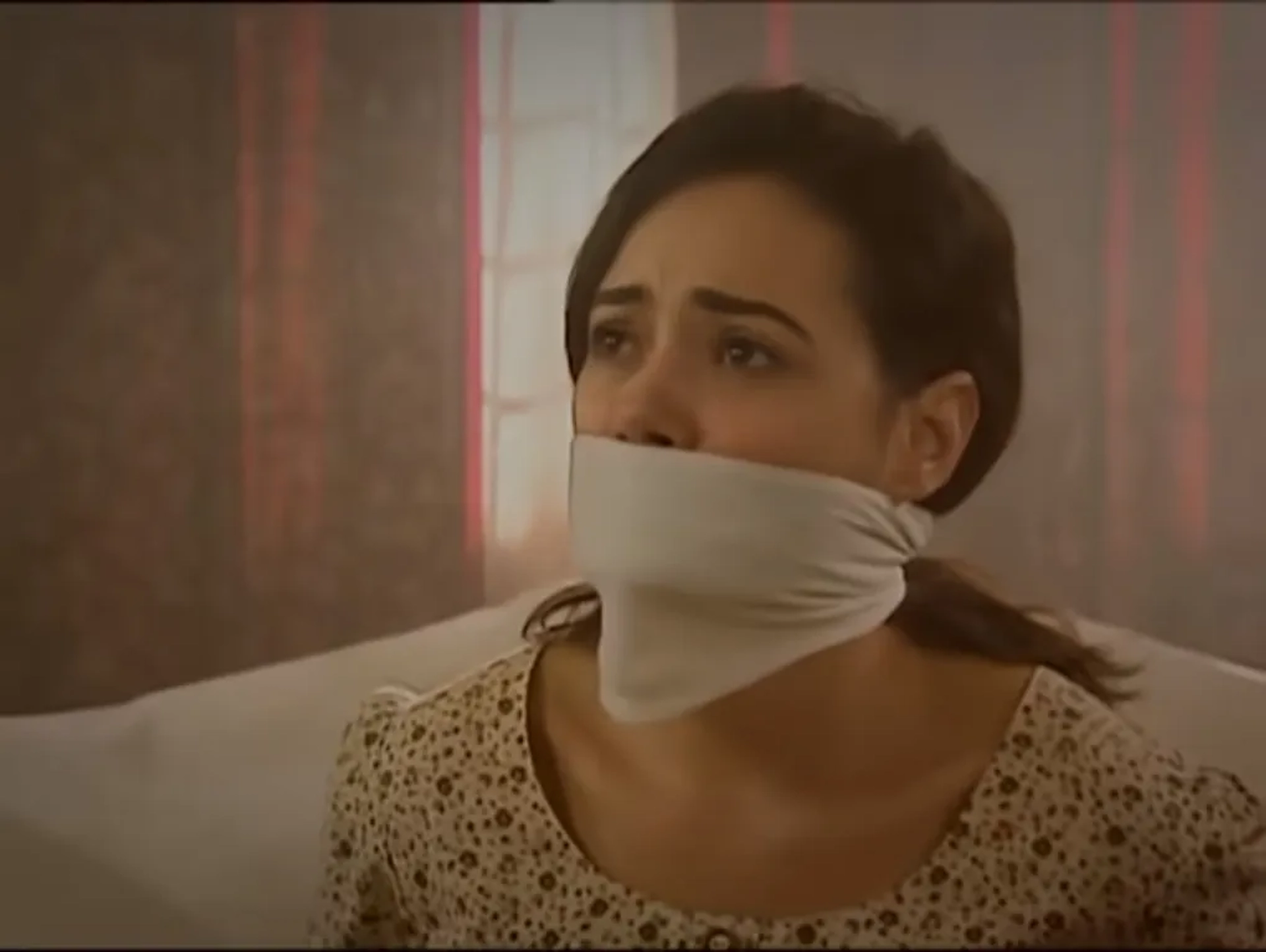 Özgü Namal in Hanimin Çiftligi (2009)
