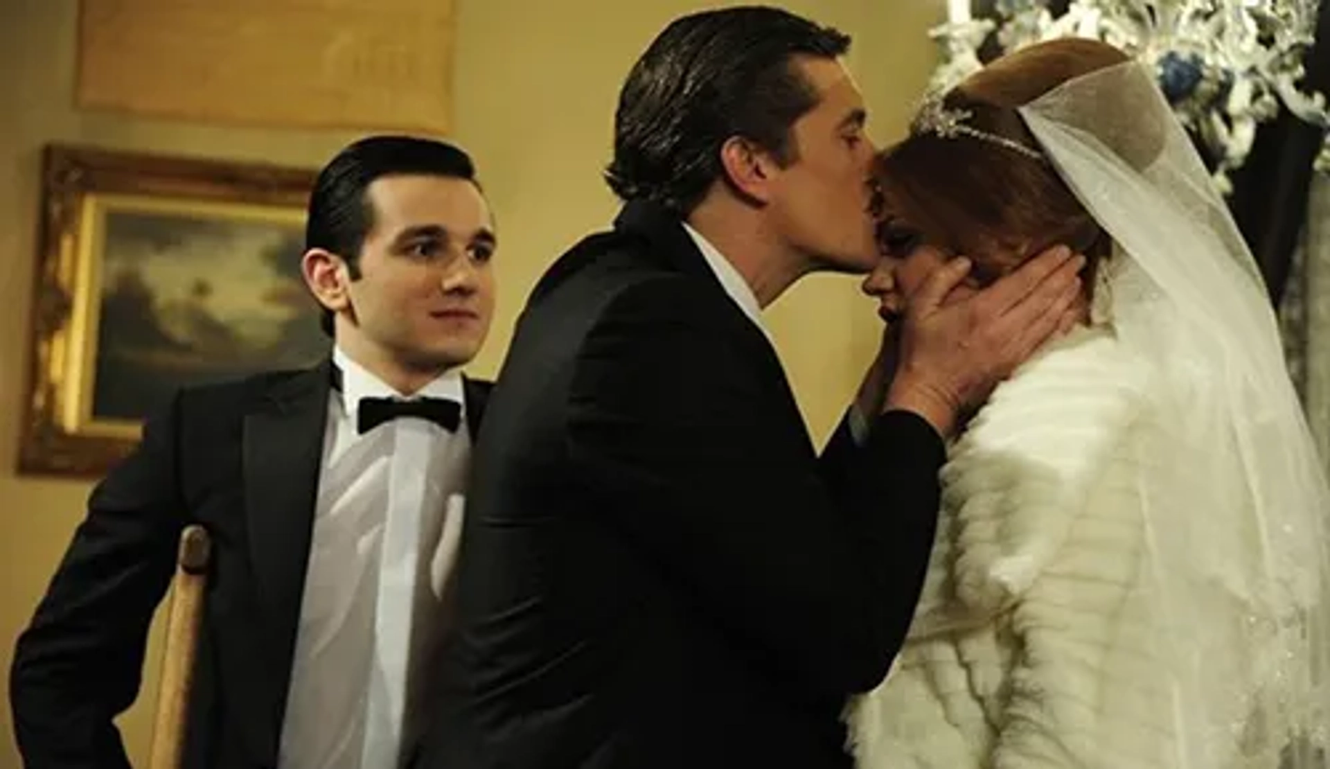 Mete Horozoglu, Farah Zeynep Abdullah, and Osman Karagöz in Time Goes By (2010)