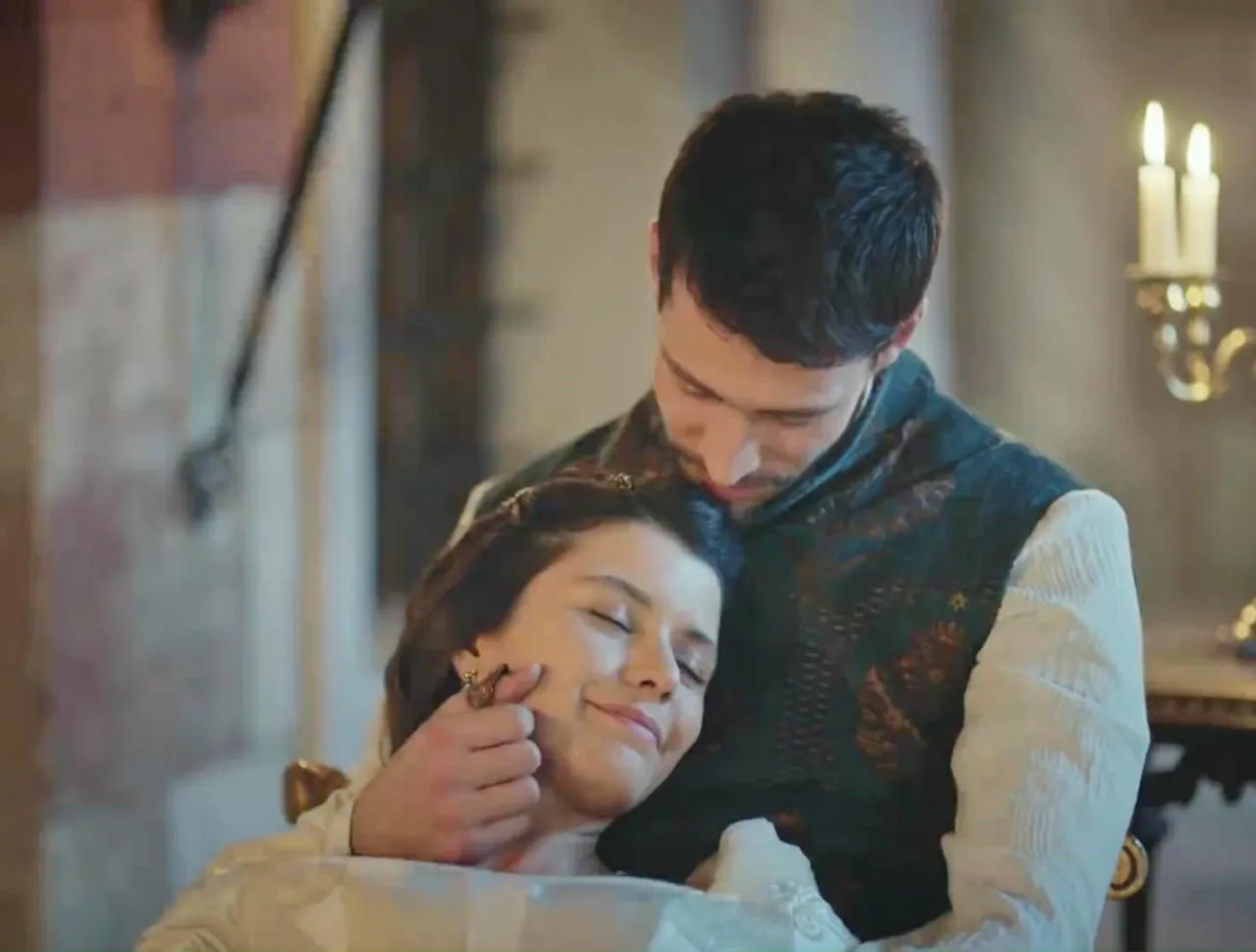 Beren Saat and Ekin Koç in The Magnificent Century: Kosem (2015)