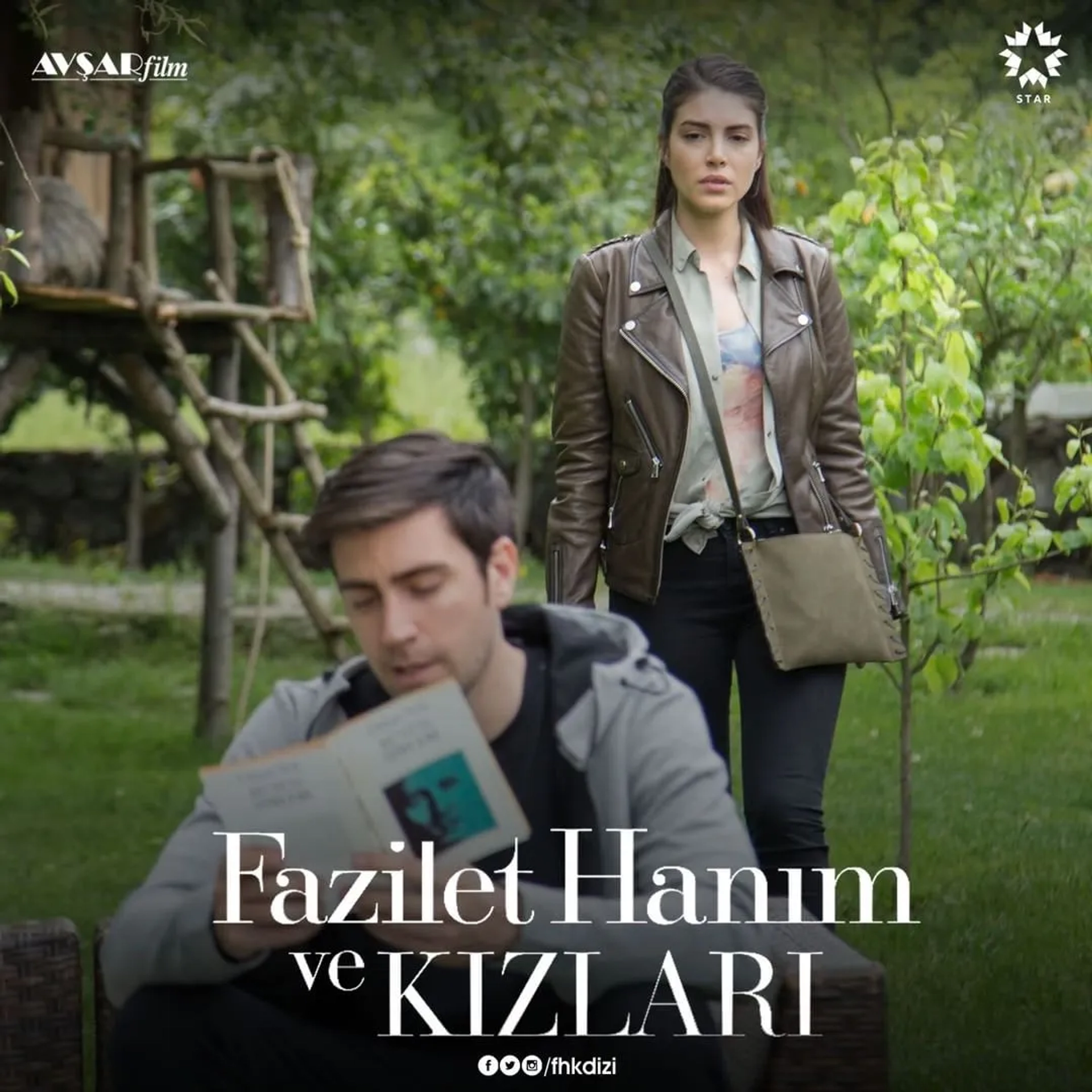 Deniz Baysal and Caglar Ertugrul in Mrs. Fazilet and Her Daughters (2017)