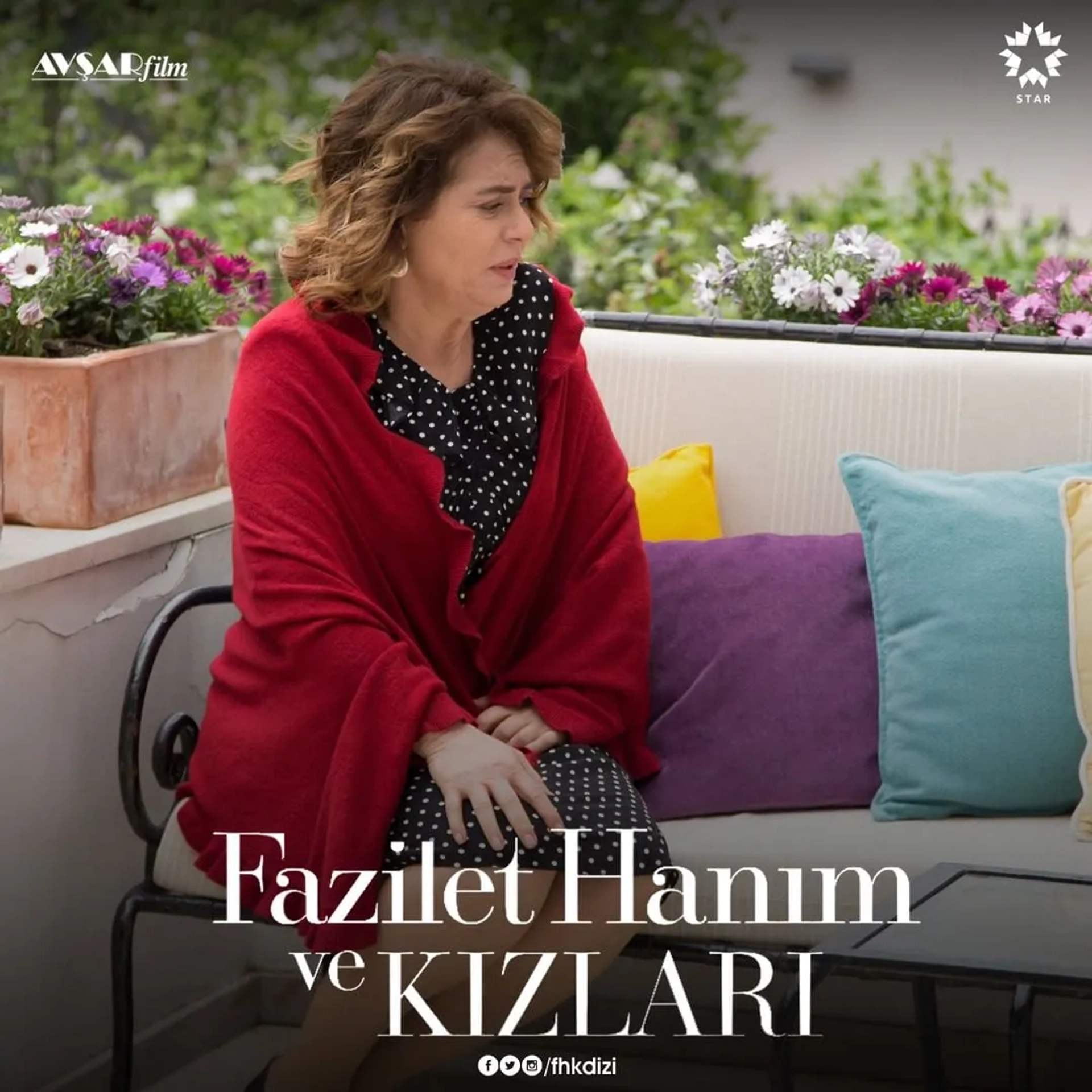 Nazan Kesal in Mrs. Fazilet and Her Daughters (2017)