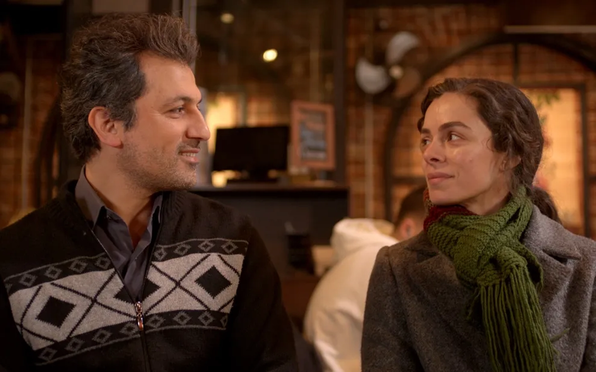 Feyyaz Duman and Özge Özpirinçci in 79 bolum (2020)