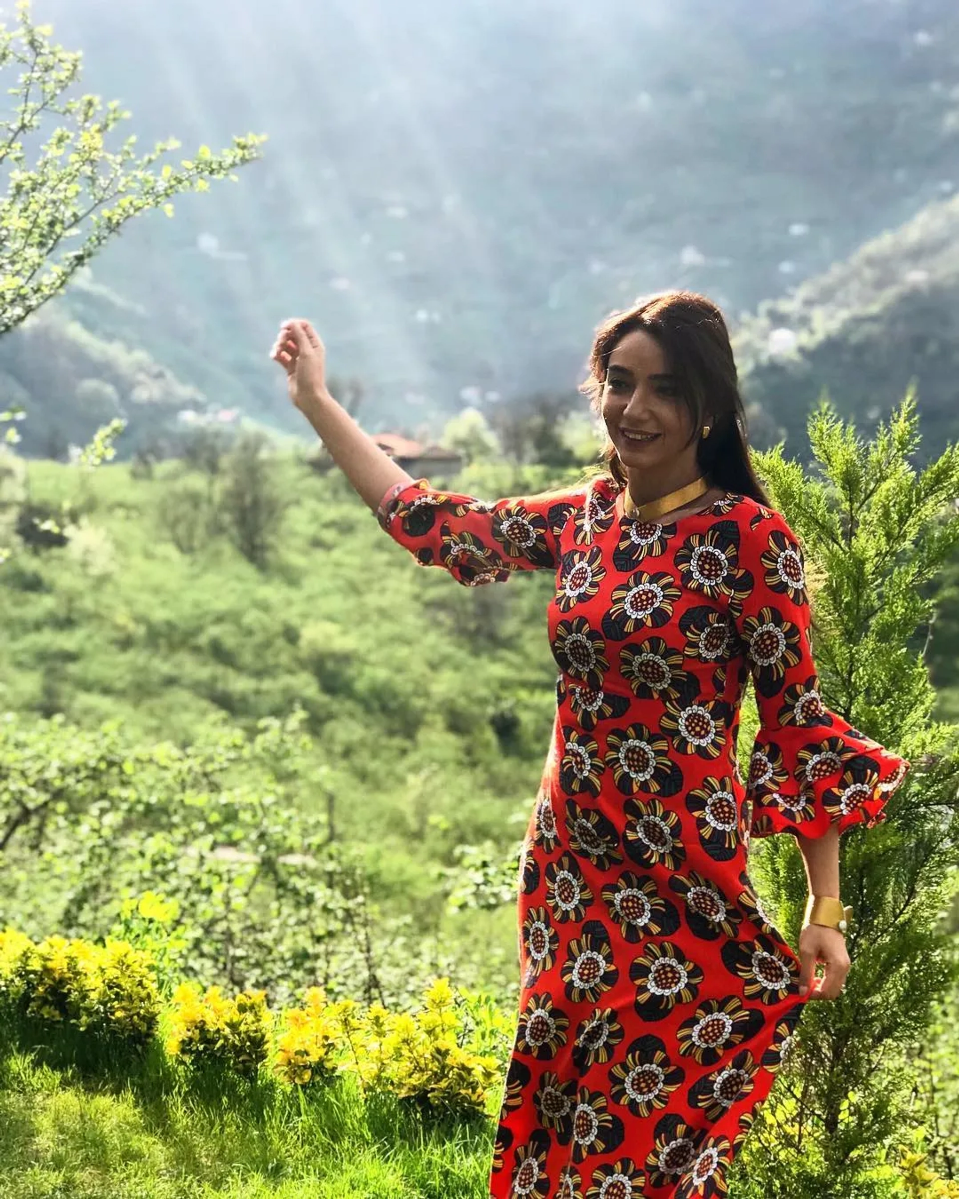 Öykü Gürman in Sen Anlat Karadeniz (2018)