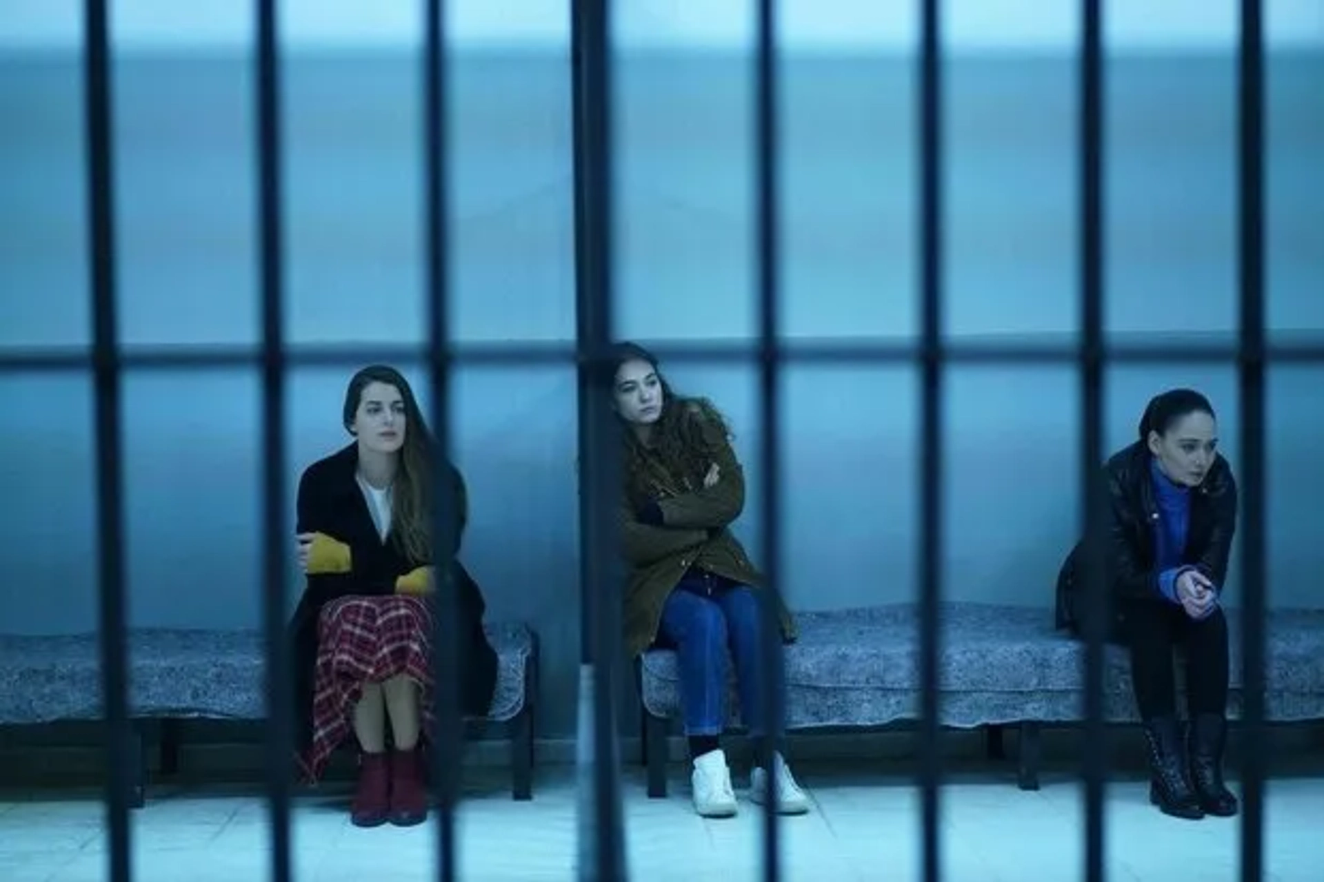 Ilayda Çevik, Çagla Özavci, and Belfu Benian in Sen Anlat Karadeniz (2018)