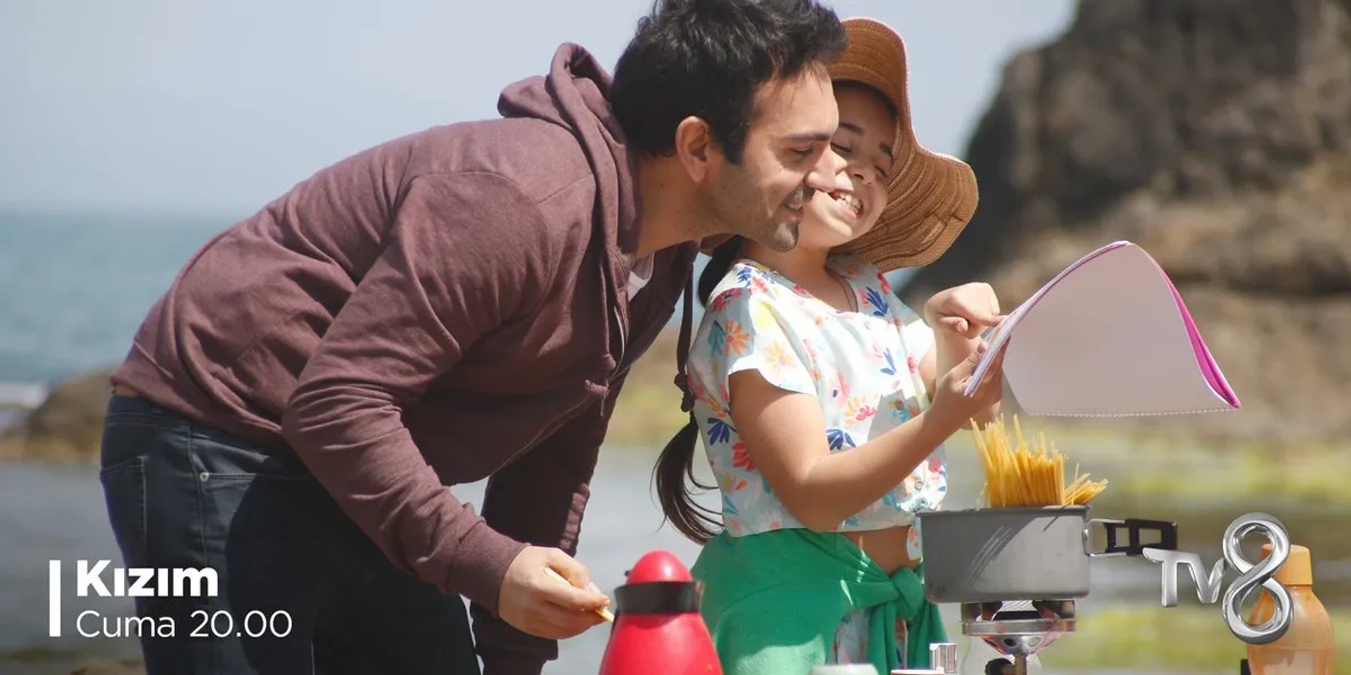 Bugra Gülsoy and Beren Gökyildiz in Episode #1.30 (2019)