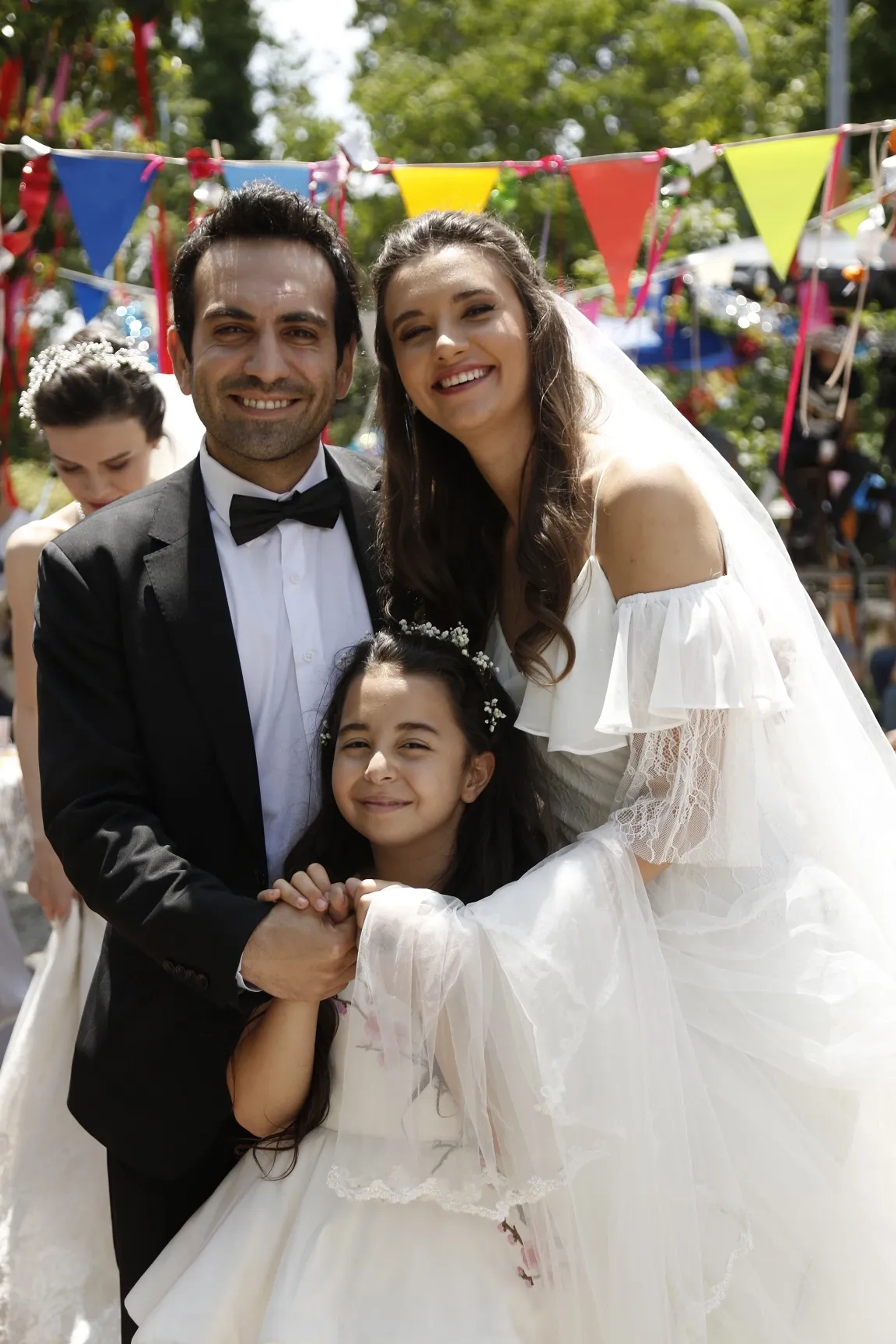 Bugra Gülsoy, Leyla Lydia Tugutlu, and Beren Gökyildiz in Finale (2019)