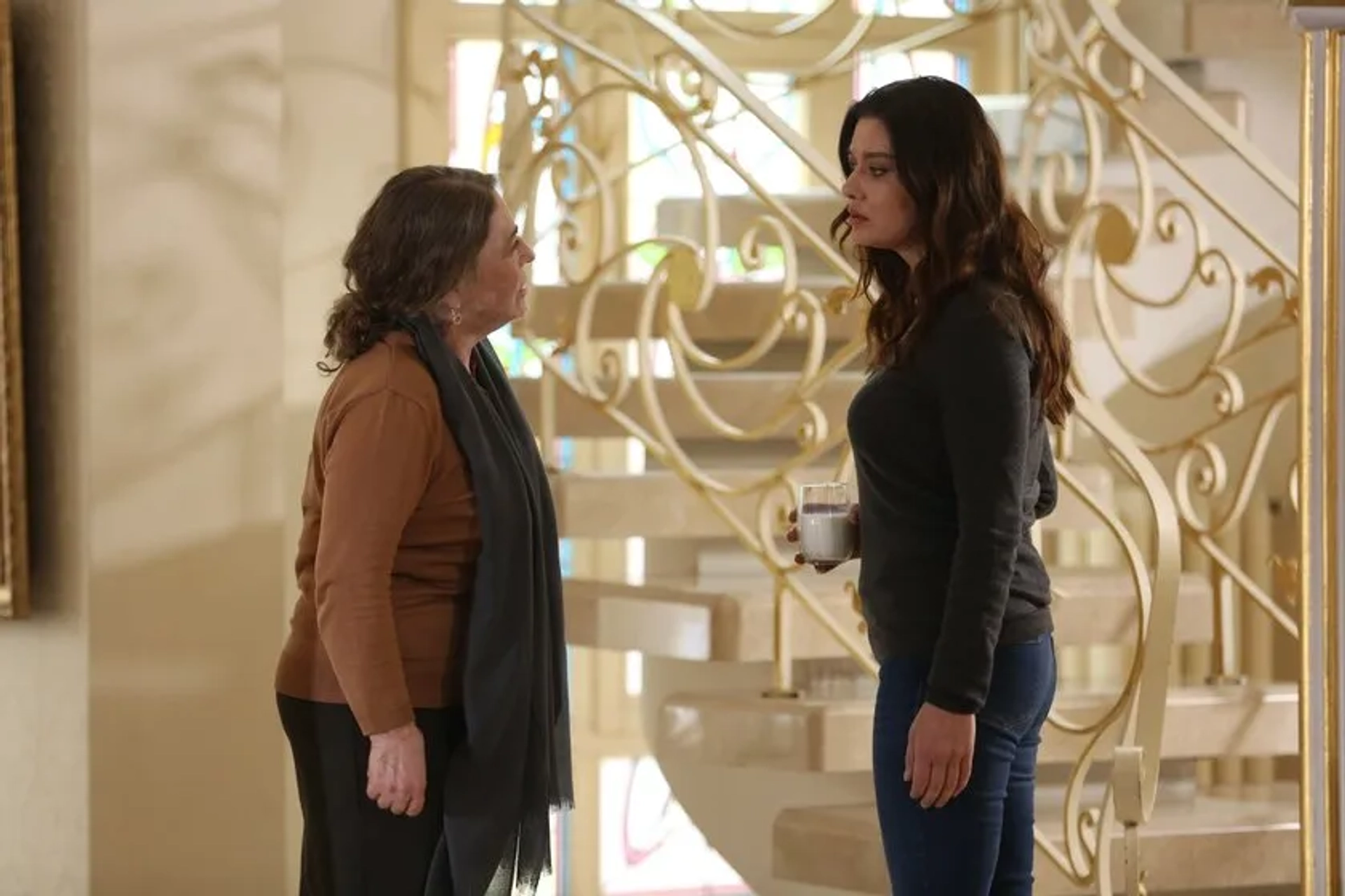 Nurgül Yesilçay and Sefika Ümit Tolun in Episode #1.28 (2019)