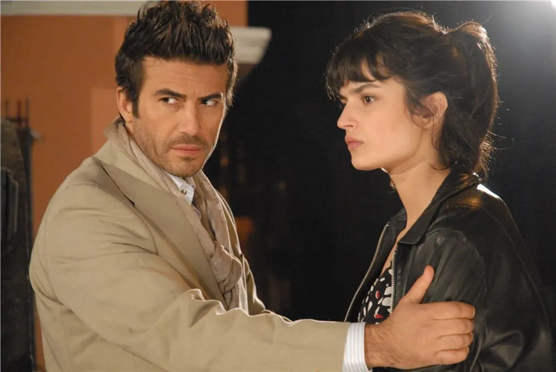 Selin Demiratar and Oguz Galeli in Aci Hayat (2005)