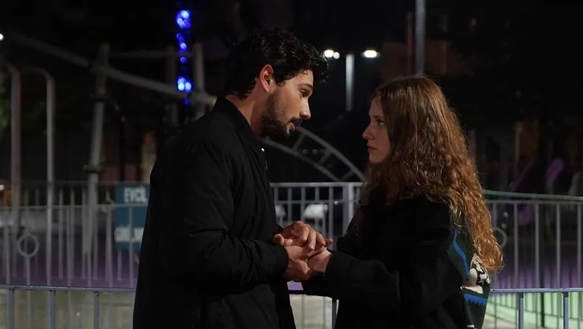 Deniz Can Aktas and Ahsen Eroglu in Call My Manager (2020)