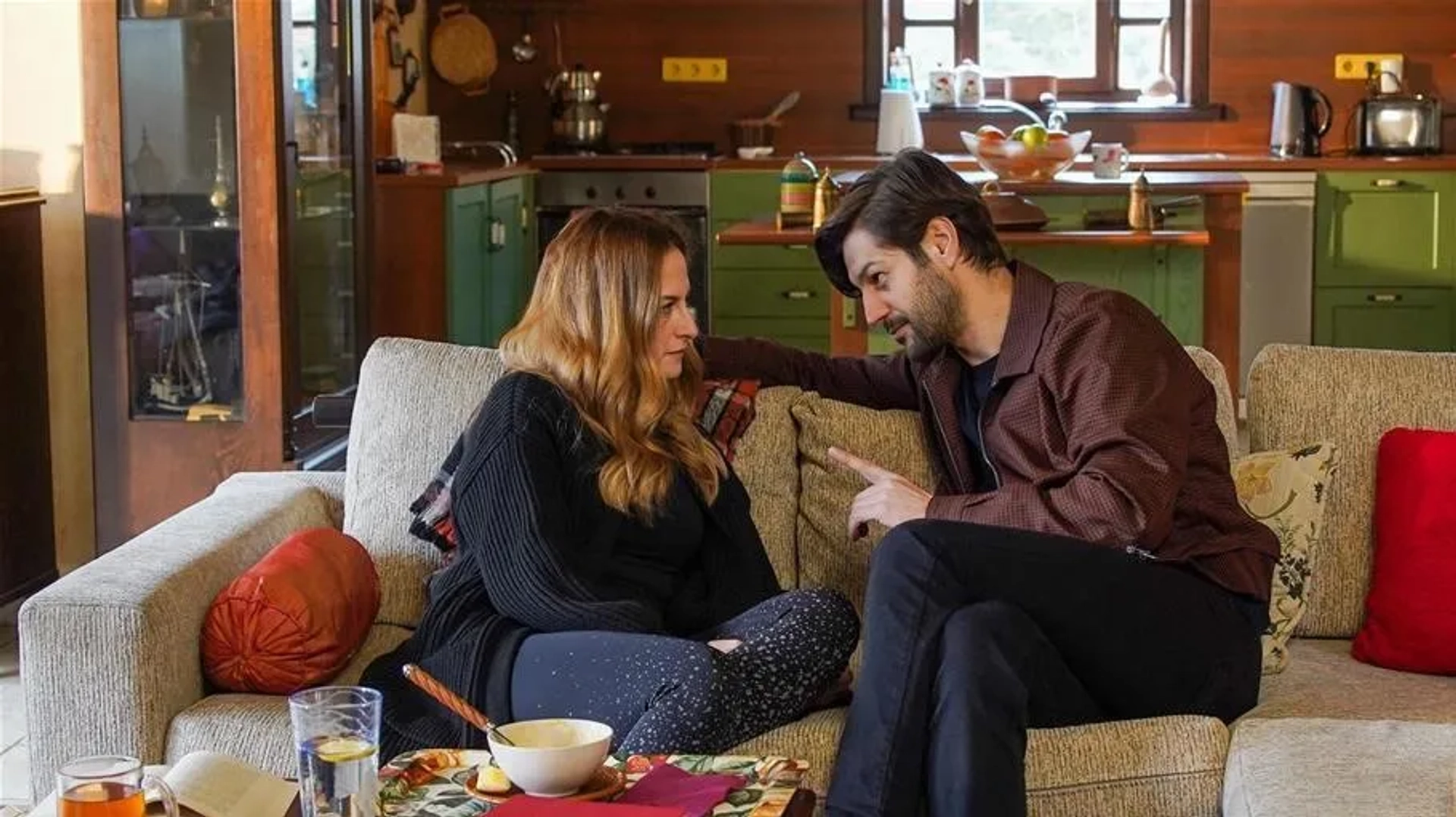 Canan Erguder and Serhat Teoman in Call My Manager (2020)