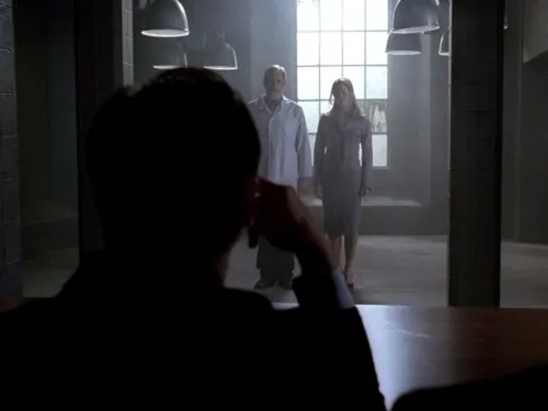 Jennifer Garner and Bill Bolender in Alias (2001)