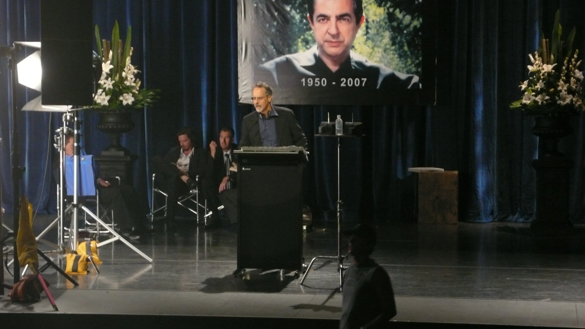 Jon Avnet performing in The Starter Wife in Sydney Australia (2007)