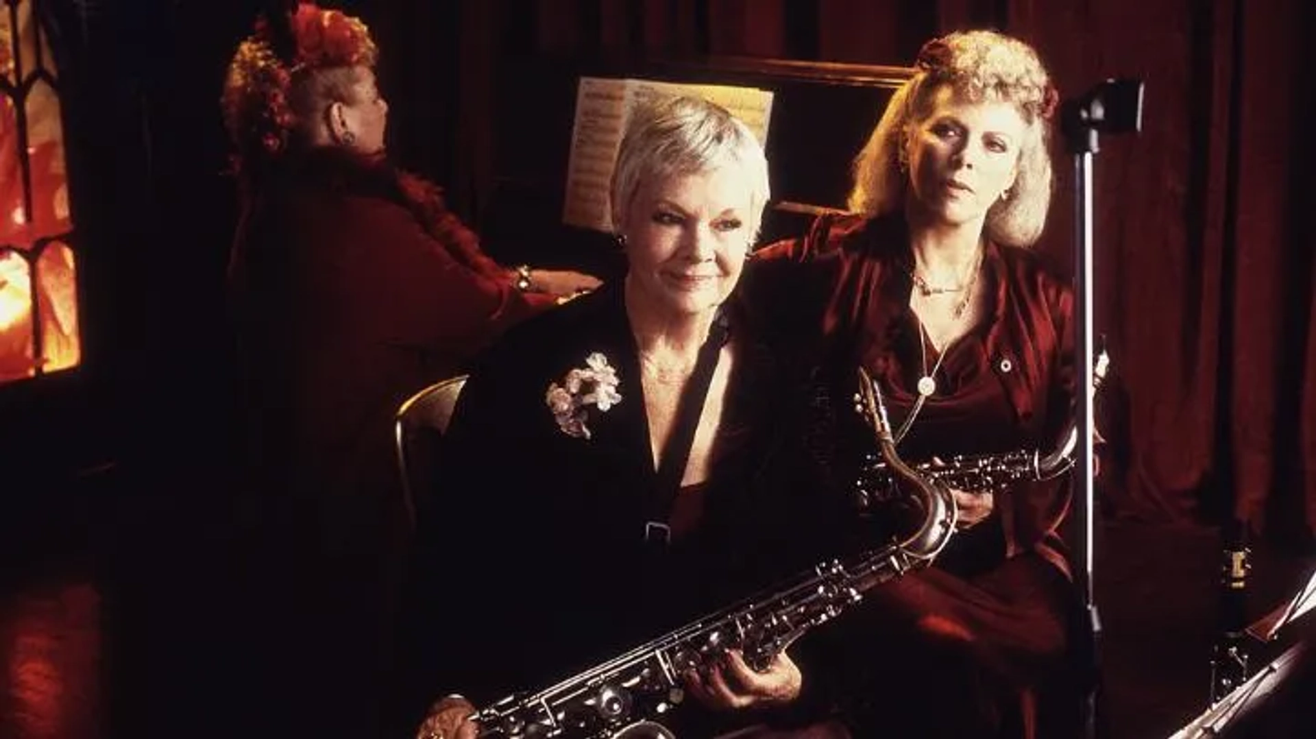 Judi Dench, Joan Sims, and Billie Whitelaw in The Last of the Blonde Bombshells (2000)