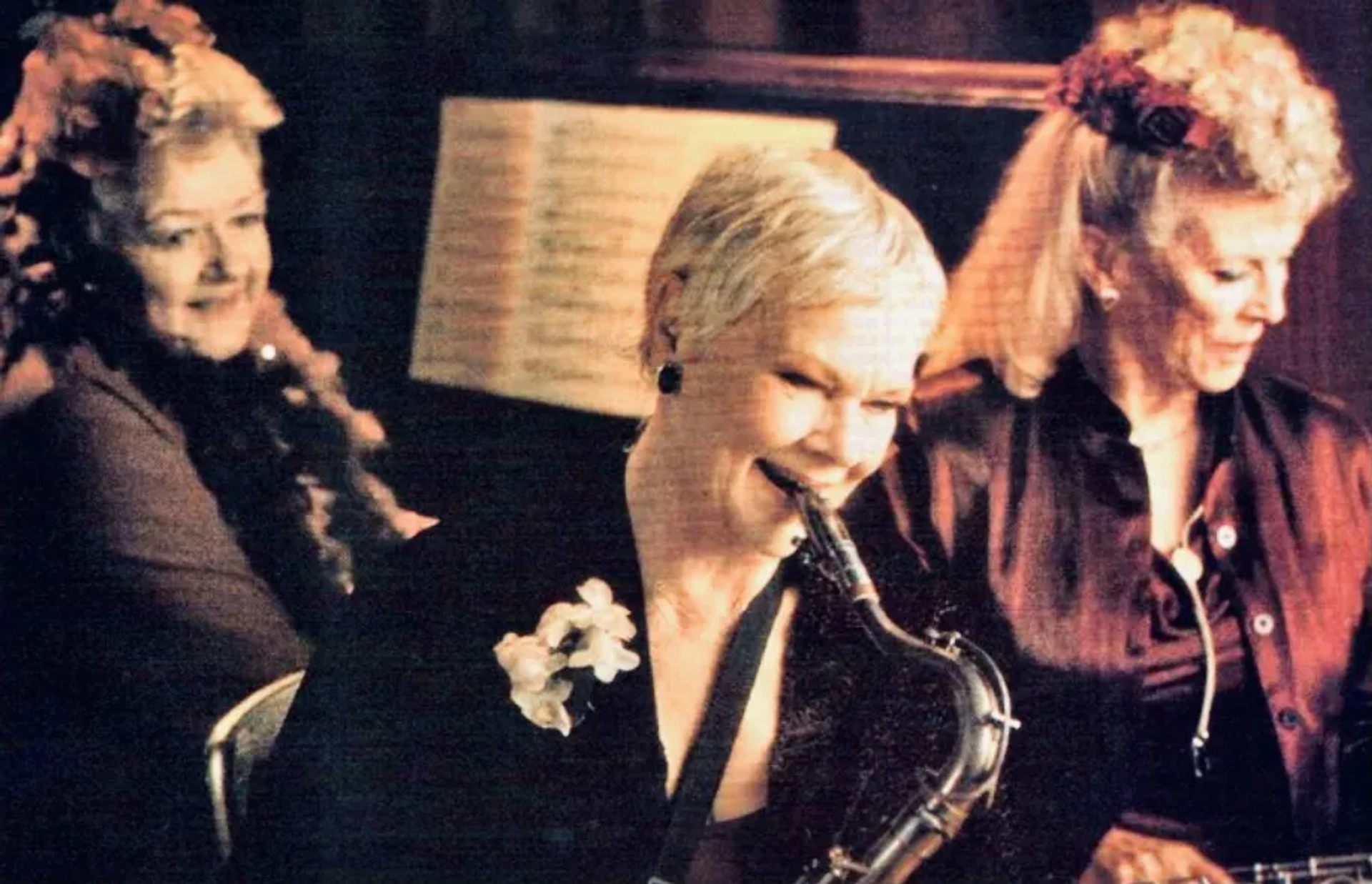 Judi Dench, Joan Sims, and Billie Whitelaw in The Last of the Blonde Bombshells (2000)